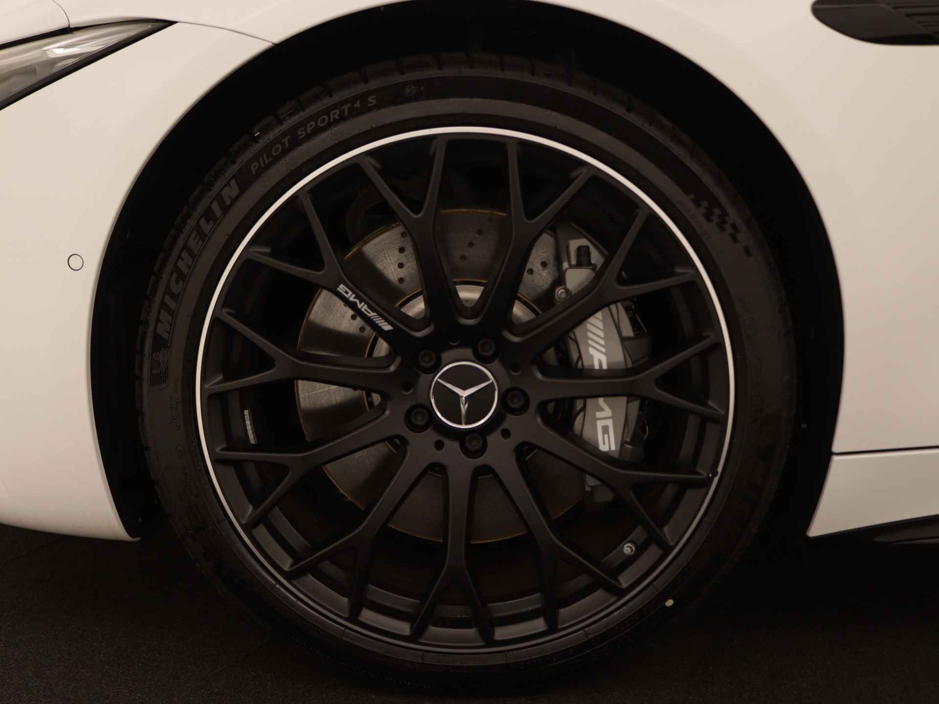 Mercedes-Benz SL-Klasse Roadster 43 | Premium Plus pakket | 21" lichtmetalen AMG-velgen met Y-design, zwart | AMG Nightpakket | ENERGIZING-pakket plus | Burmester Surround Sound systeem | Parkeerpakket met achteruitrijcamera | - 39/44
