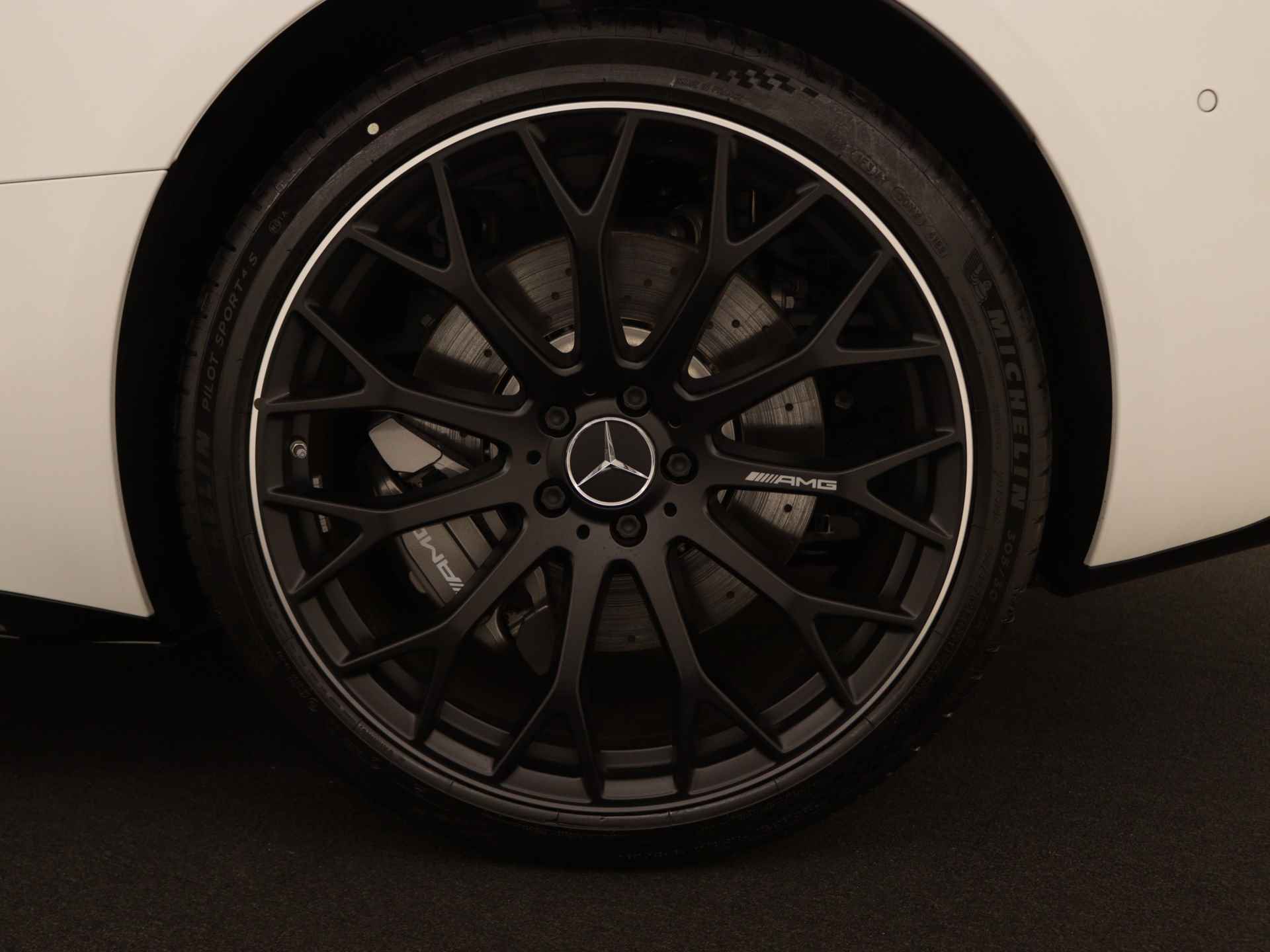 Mercedes-Benz SL-Klasse Roadster 43 | Premium Plus pakket | 21" lichtmetalen AMG-velgen met Y-design, zwart | AMG Nightpakket | ENERGIZING-pakket plus | Burmester Surround Sound systeem | Parkeerpakket met achteruitrijcamera | - 44/44