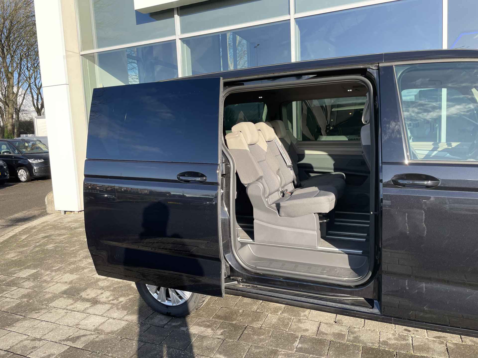 Volkswagen Multivan 1.4 eHybrid 218PK L1H1 Life | 7 Zitplaatsen | IQ Light | Elektrische achterklep - 17/39