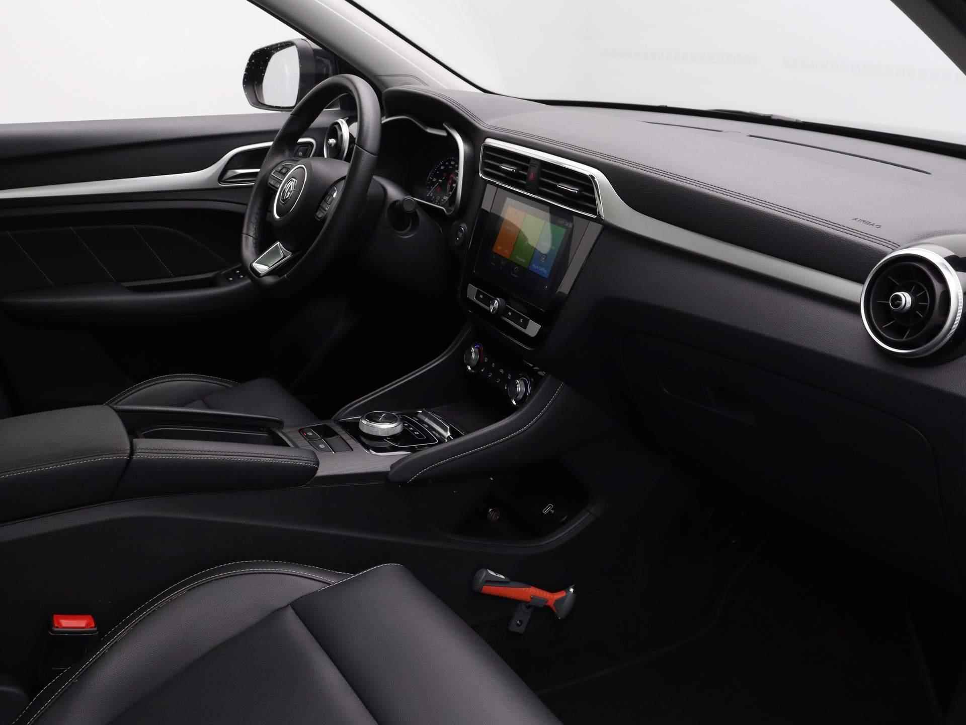 MG ZS EV Luxury 45 kWh | Navigatie | Leder | Panoramadak | Camera - 22/26