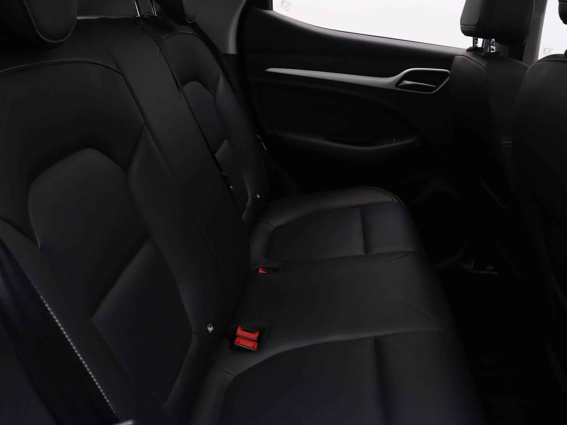 MG ZS EV Luxury 45 kWh | Navigatie | Leder | Panoramadak | Camera - 24/26