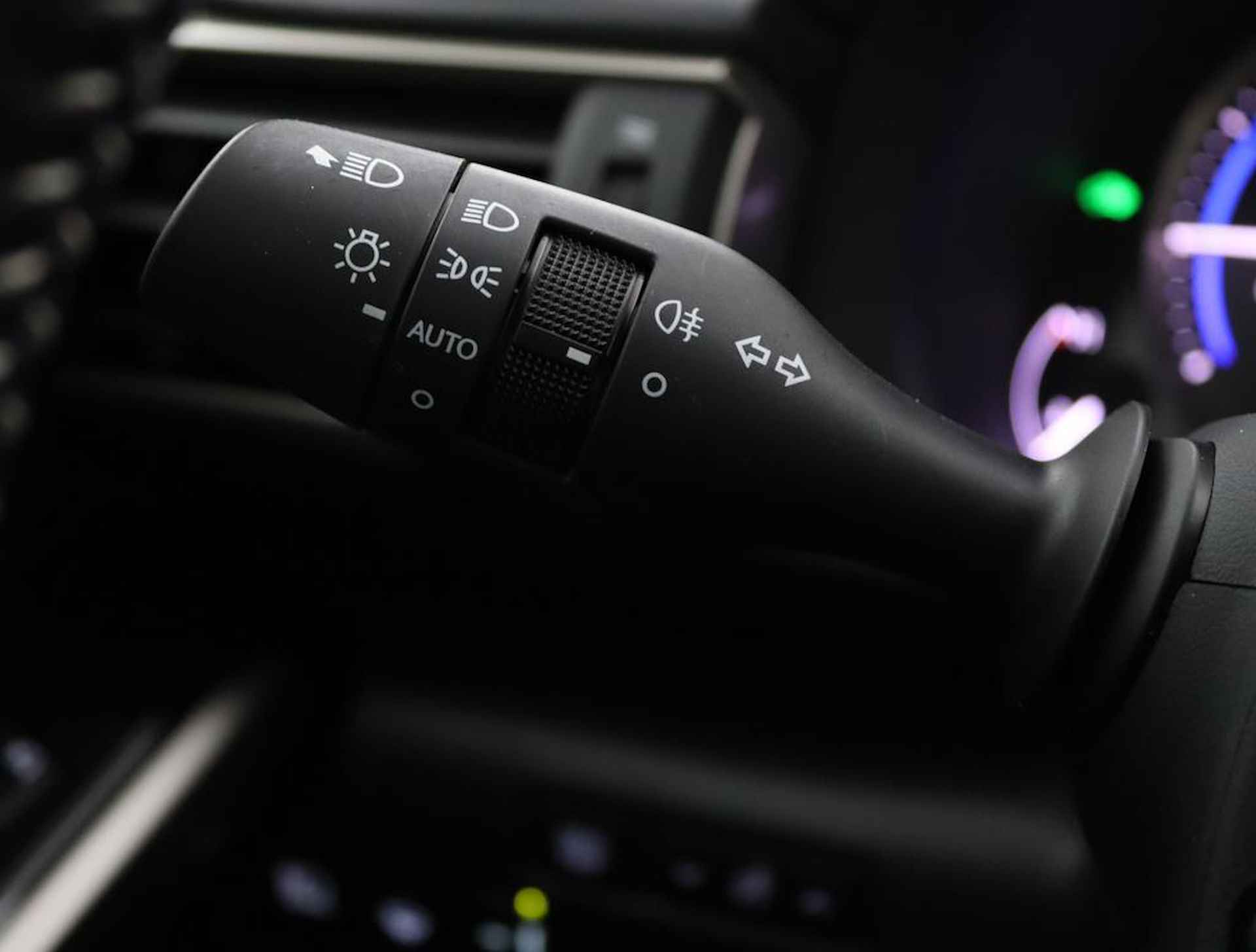 Lexus IS 300h Hybrid Business Line | Adaptive Cruise Control | Lane Assist | Stoelverwarming - 28/50