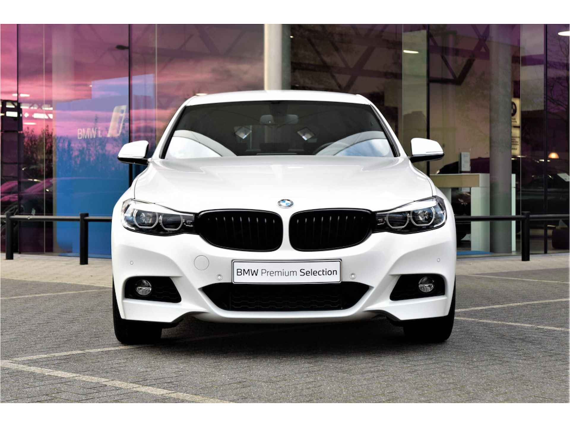 BMW 3-serie Gran Turismo 320i High Executive Automaat / Sportstoelen / LED / M Sportonderstel / Navigatie Professional / Stoelverwarming - 7/31