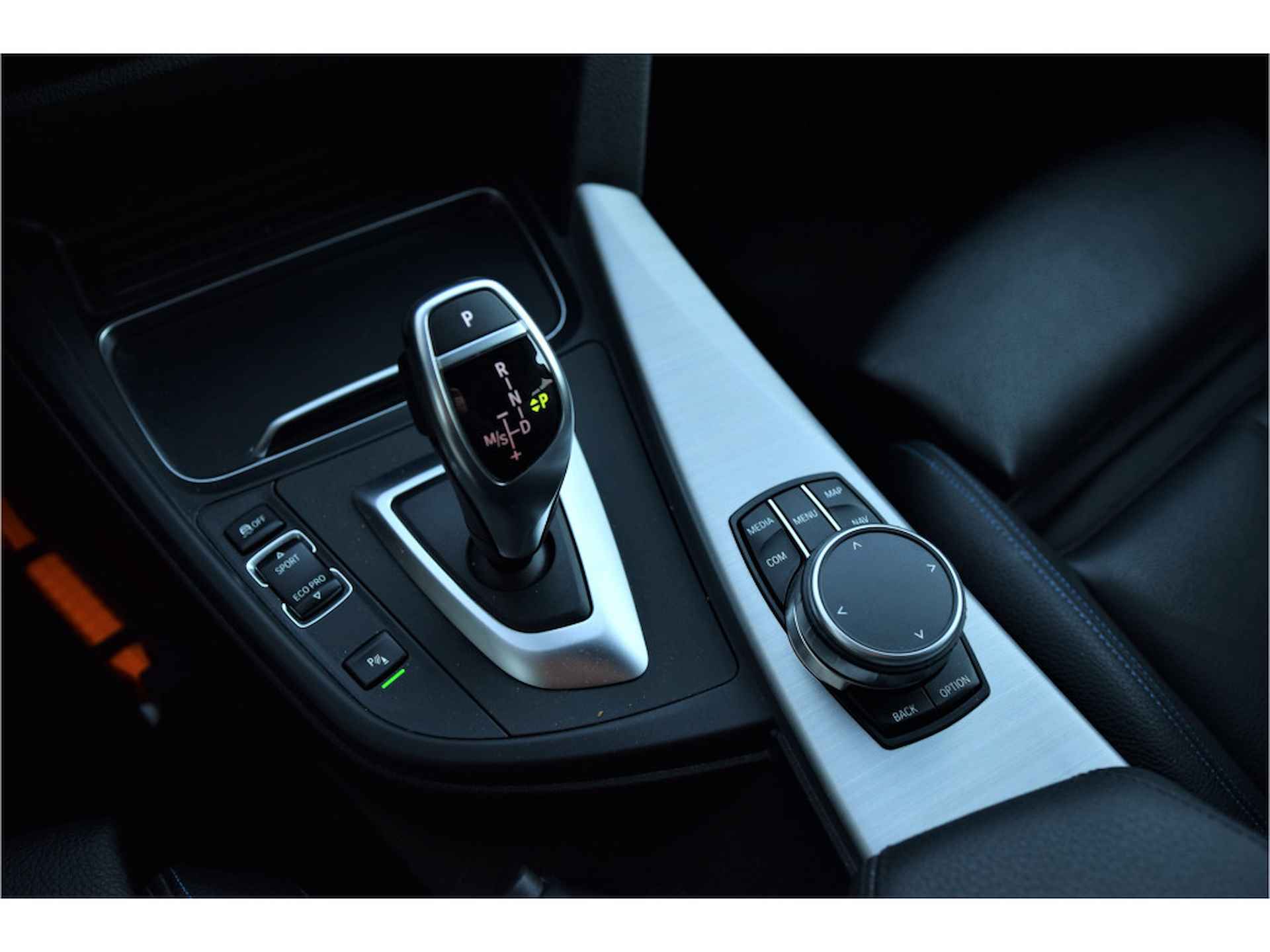 BMW 3-serie Gran Turismo 320i High Executive Automaat / Sportstoelen / LED / M Sportonderstel / Navigatie Professional / Stoelverwarming - 22/31