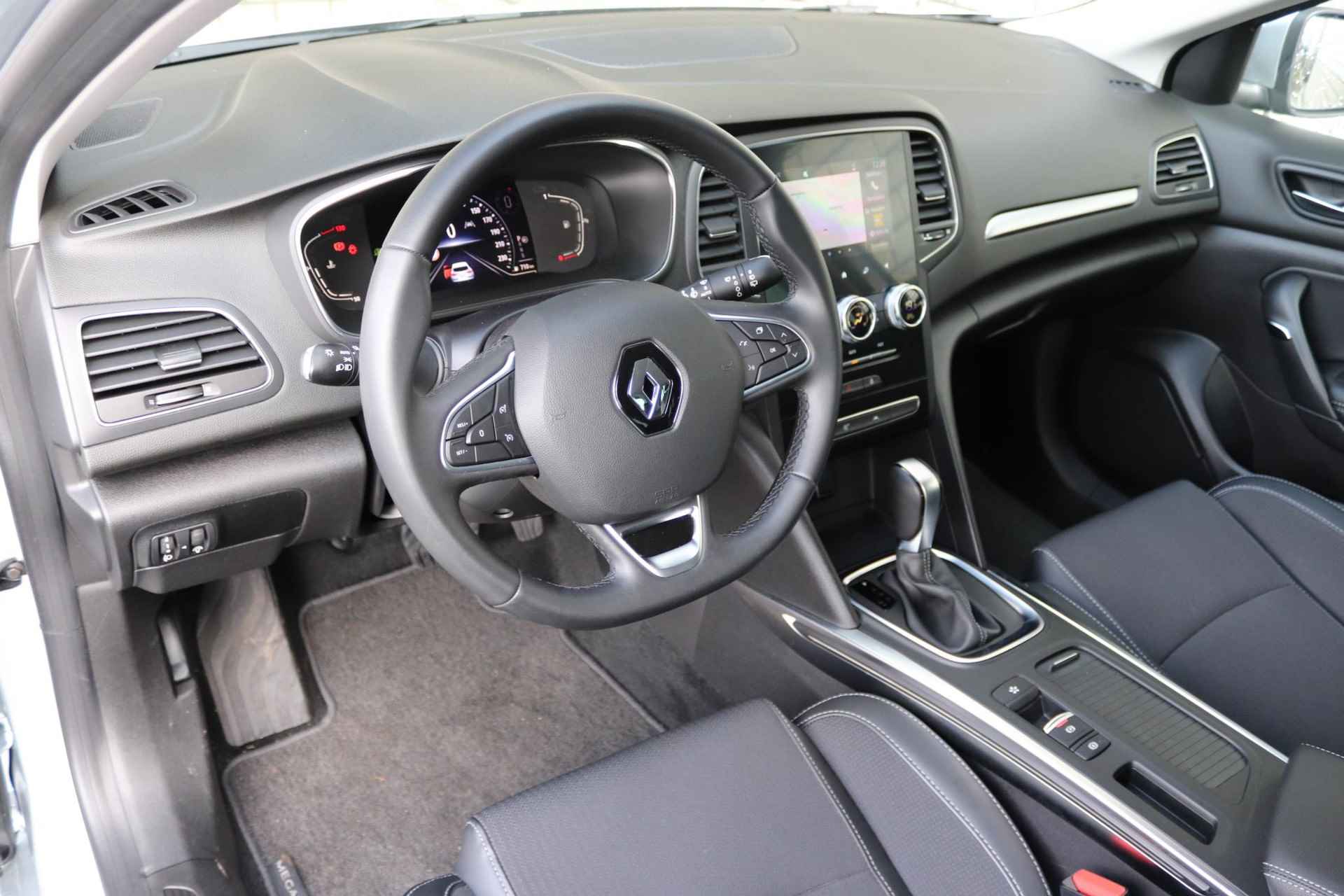 Renault Mégane 1.3 TCe 140 EDC Intens | Automaat | Navigatie 7" |  Apple Carplay | LED koplampen | Parkeersensoren | LMV 16" | All-Seasons | - 8/33