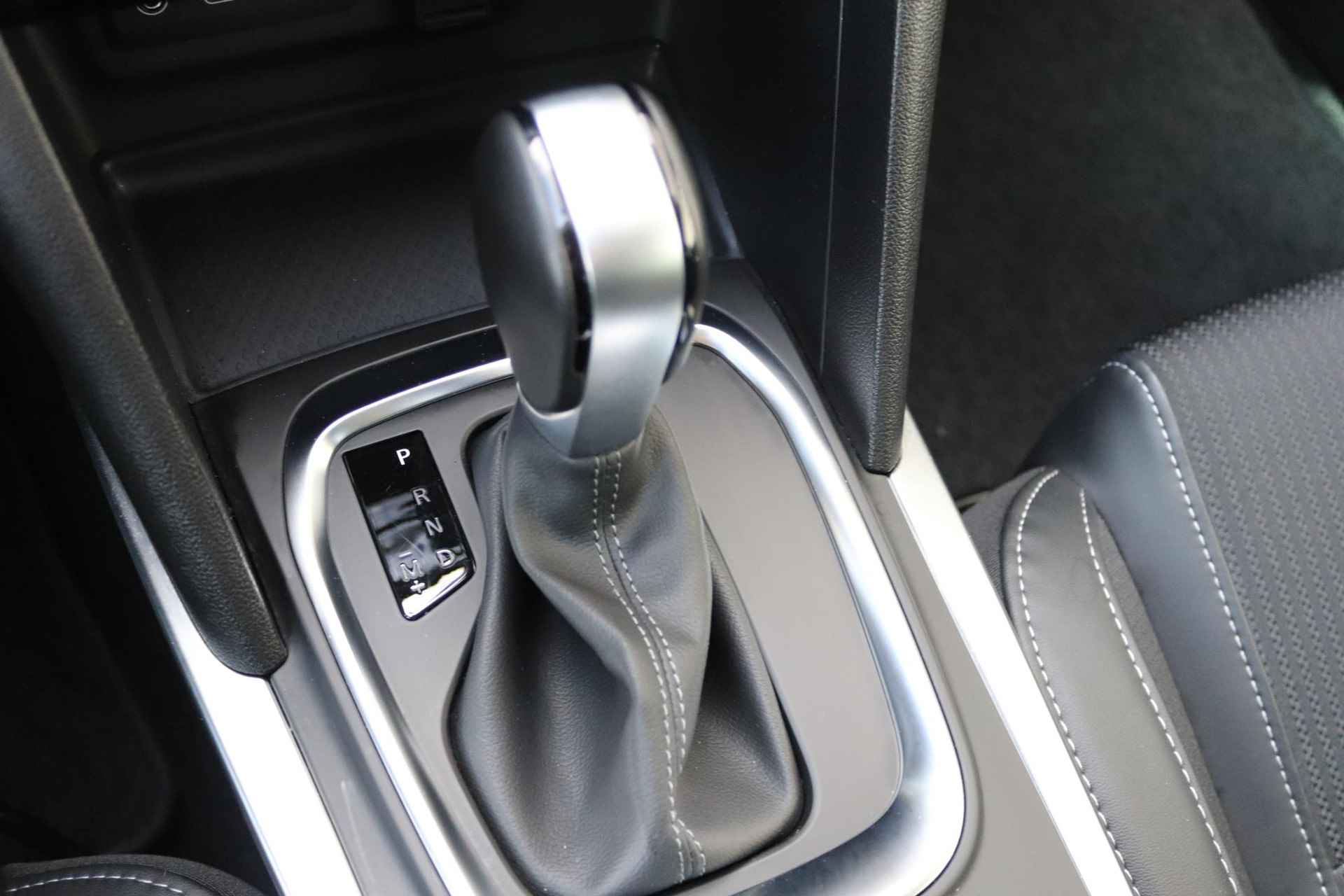 Renault Mégane 1.3 TCe 140 EDC Intens | Automaat | Navigatie 7" |  Apple Carplay | LED koplampen | Parkeersensoren | LMV 16" | All-Seasons | - 29/33