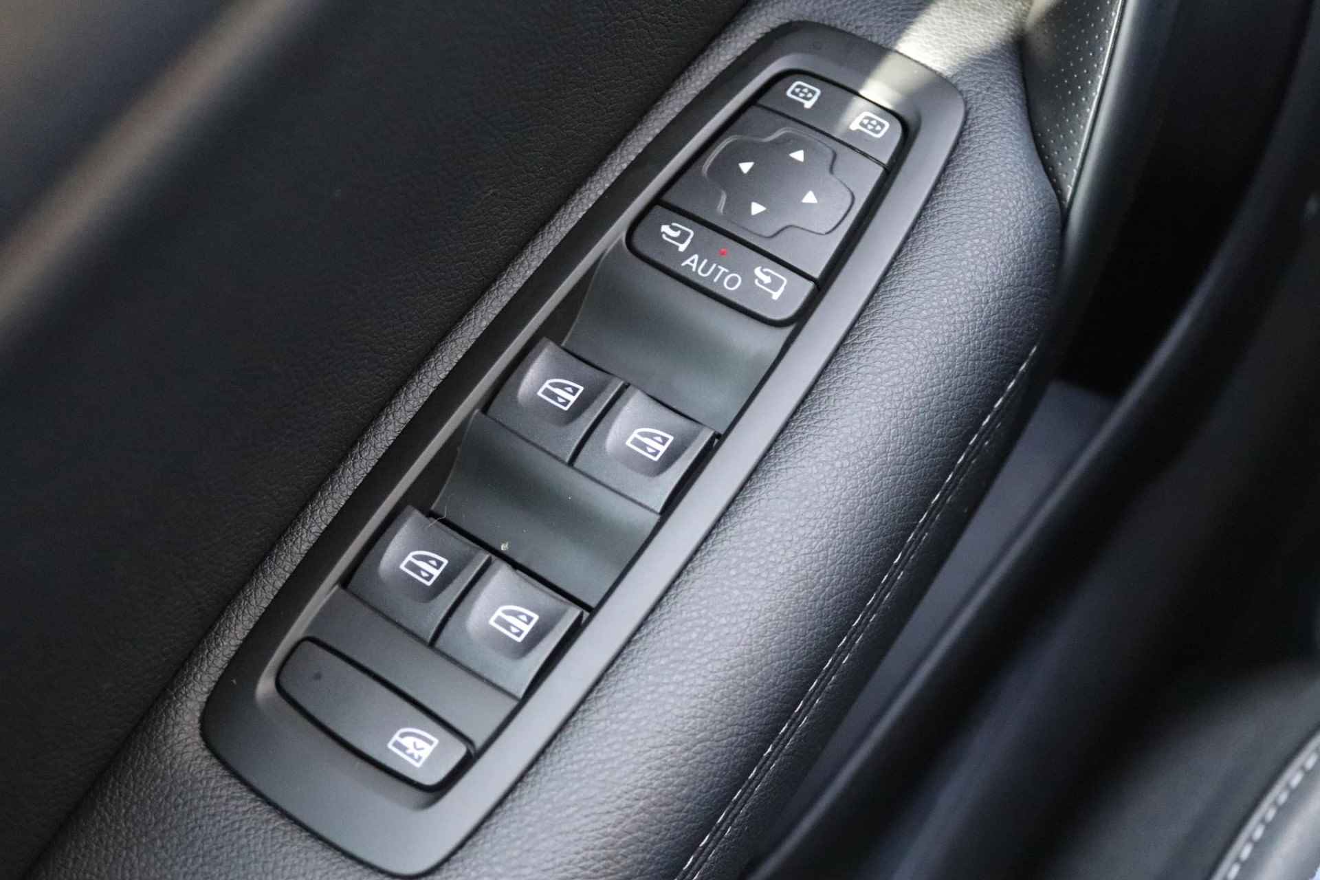 Renault Mégane 1.3 TCe 140 EDC Intens | Automaat | Navigatie 7" |  Apple Carplay | LED koplampen | Parkeersensoren | LMV 16" | All-Seasons | - 30/33