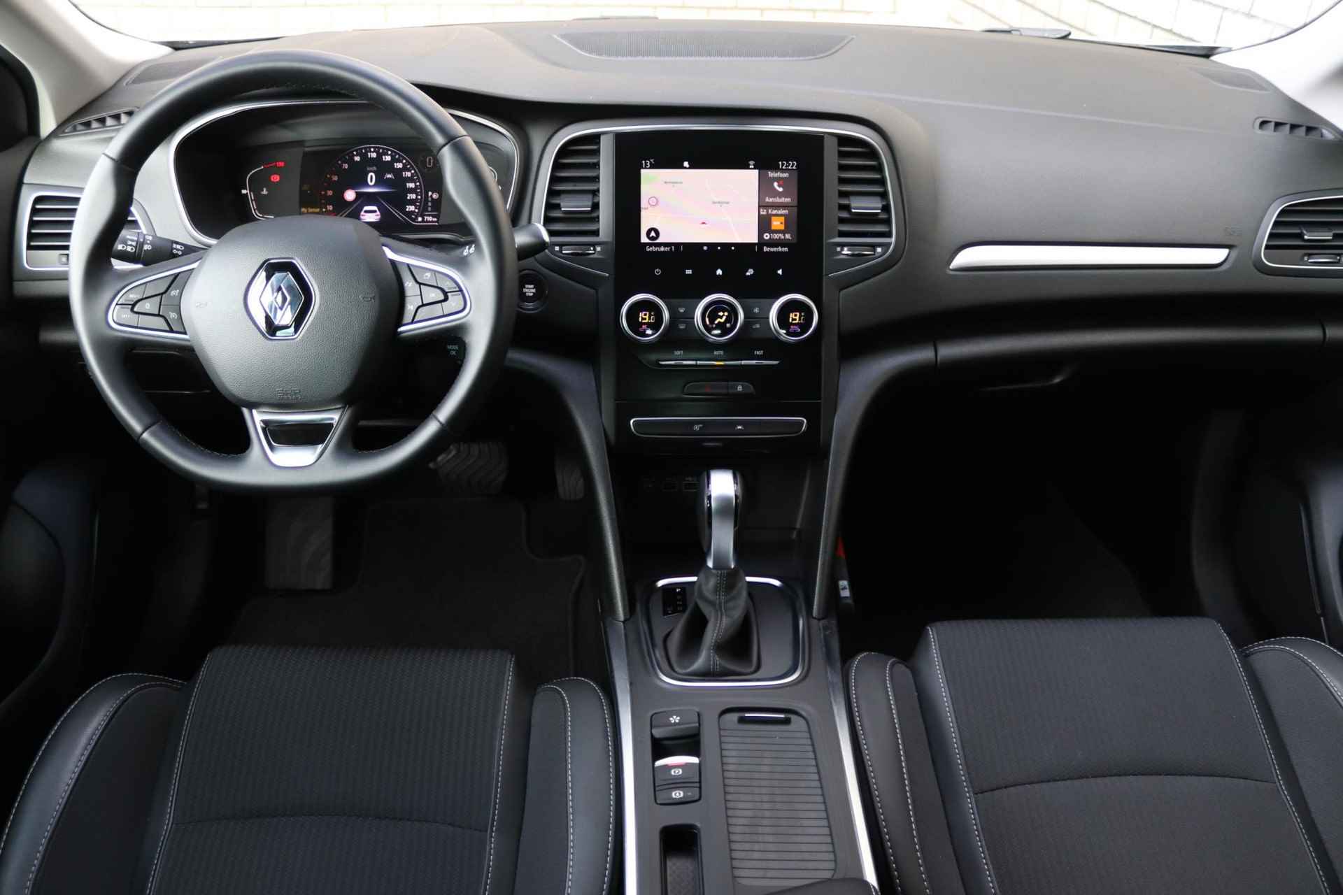 Renault Mégane 1.3 TCe 140 EDC Intens | Automaat | Navigatie 7" |  Apple Carplay | LED koplampen | Parkeersensoren | LMV 16" | All-Seasons | - 31/33
