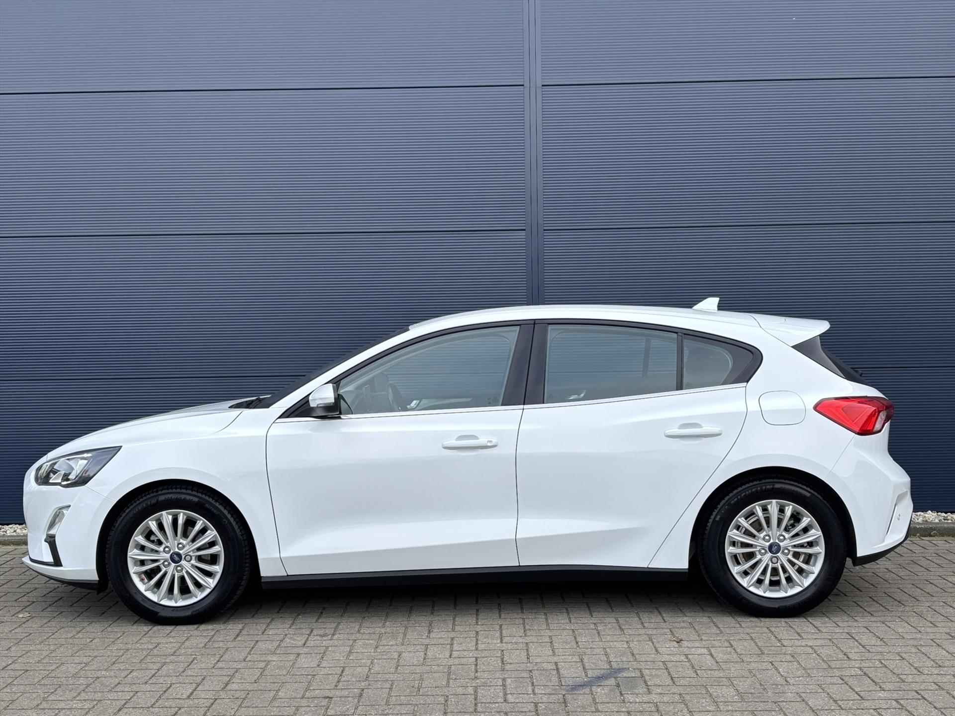 Ford Focus 1.0 EcoBoost 125pk Titanium Business | Navigatie | Bluetooth - 2/34