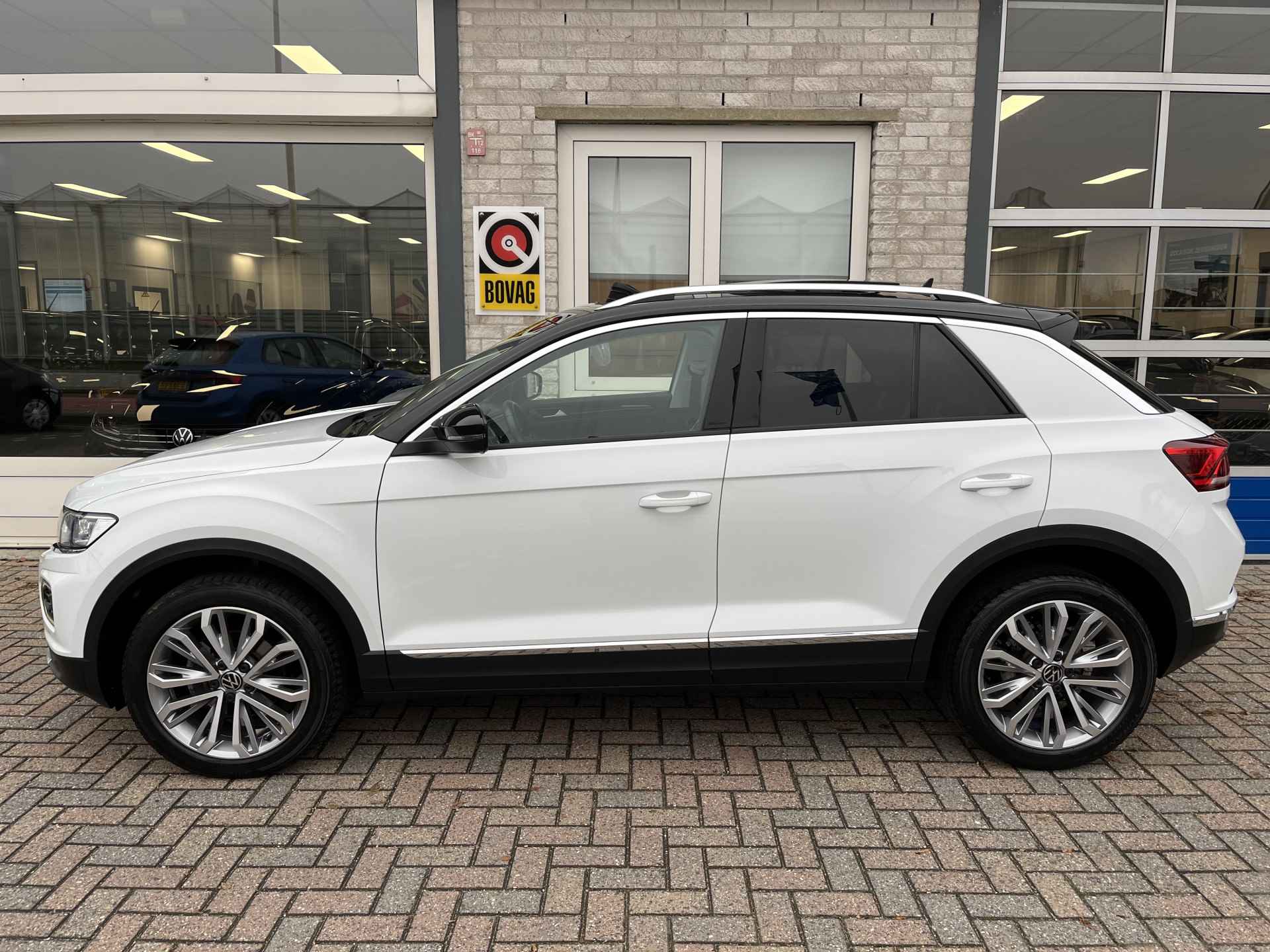 Volkswagen T-Roc 1.5 TSI Sport / AUTOMAAT/ PANO/ CAMERA/ PARK. SENSOREN/ LED/ STOEL VERWARM./ DIGITAL DASHBOARD/ ADAPT. CRUISE/ APP CONNECT/ NAVI/ CLIMA/ DAB/ 18" LMV - 3/42