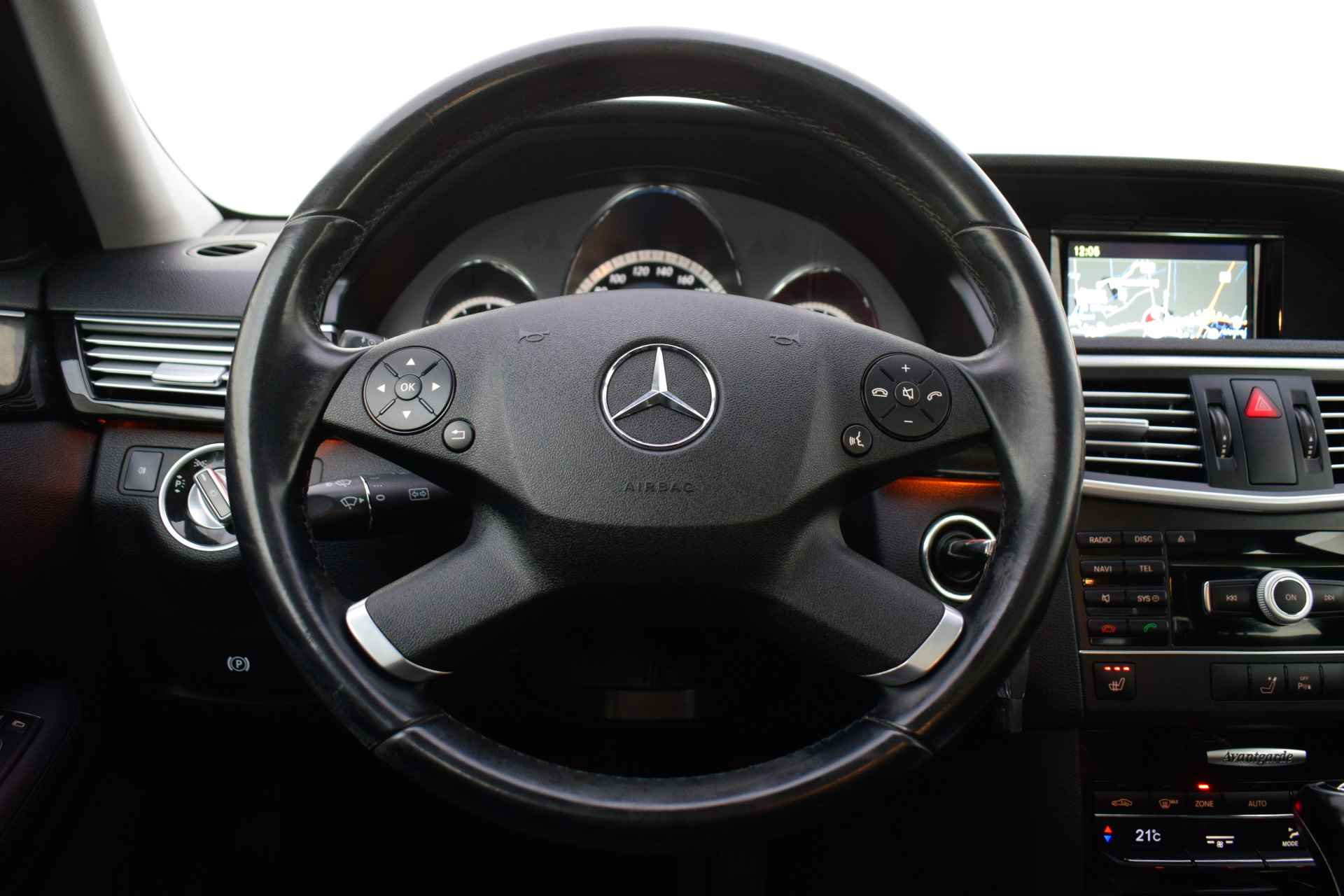 Mercedes-Benz E-Klasse 200 Aut. AVANTGARDE XENON/NAVI/CLIMA/CRUISE/STOELVERW./PDC V+A/TREKHAAK/LMV - 18/25