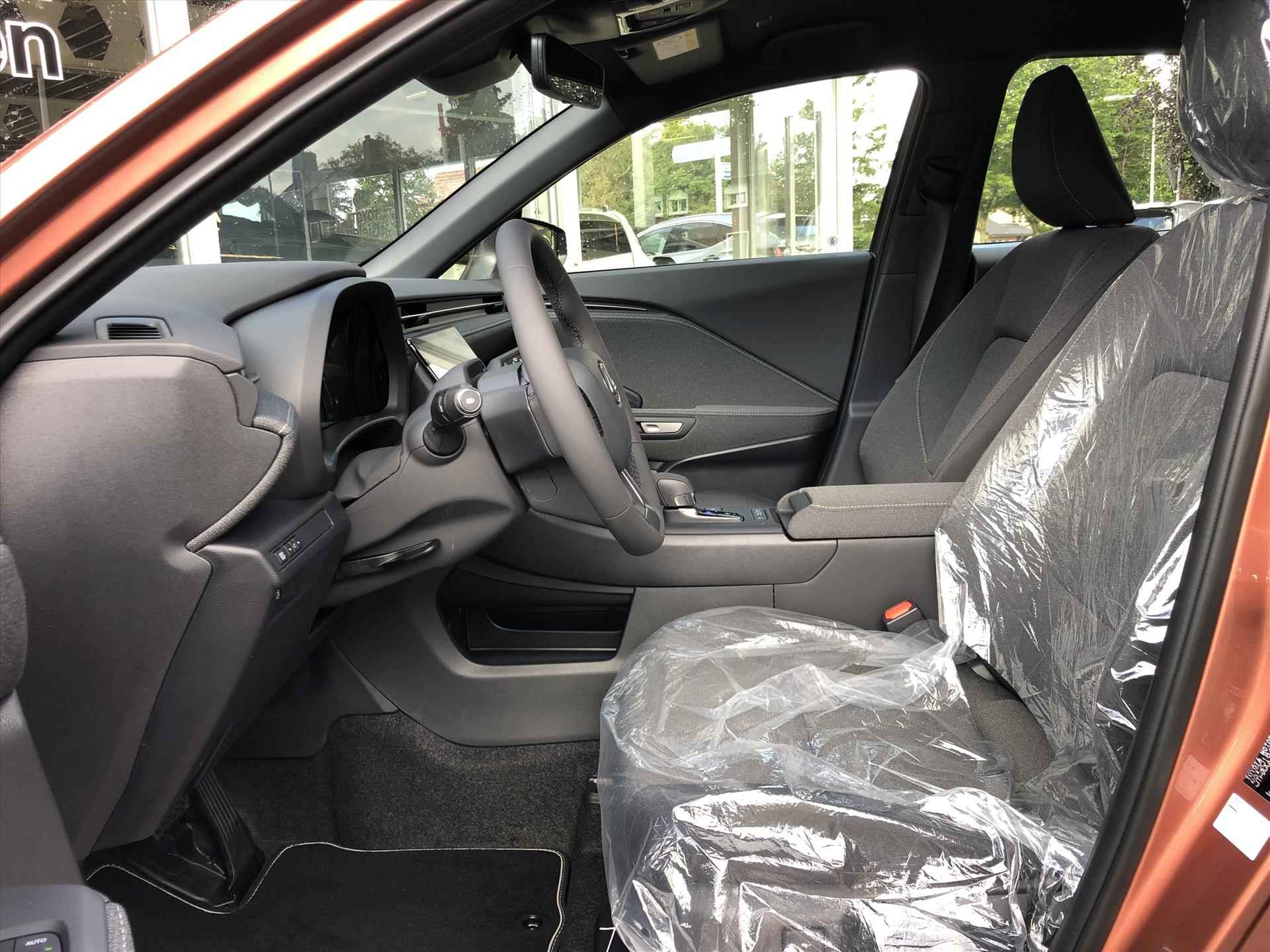 Lexus Lbx 1.5 Hybrid 136pk CVT Comfort & Safety Pack | Dodehoekherkenning, Parkeersensoren, Keyless, Stoelverwarming - 7/26