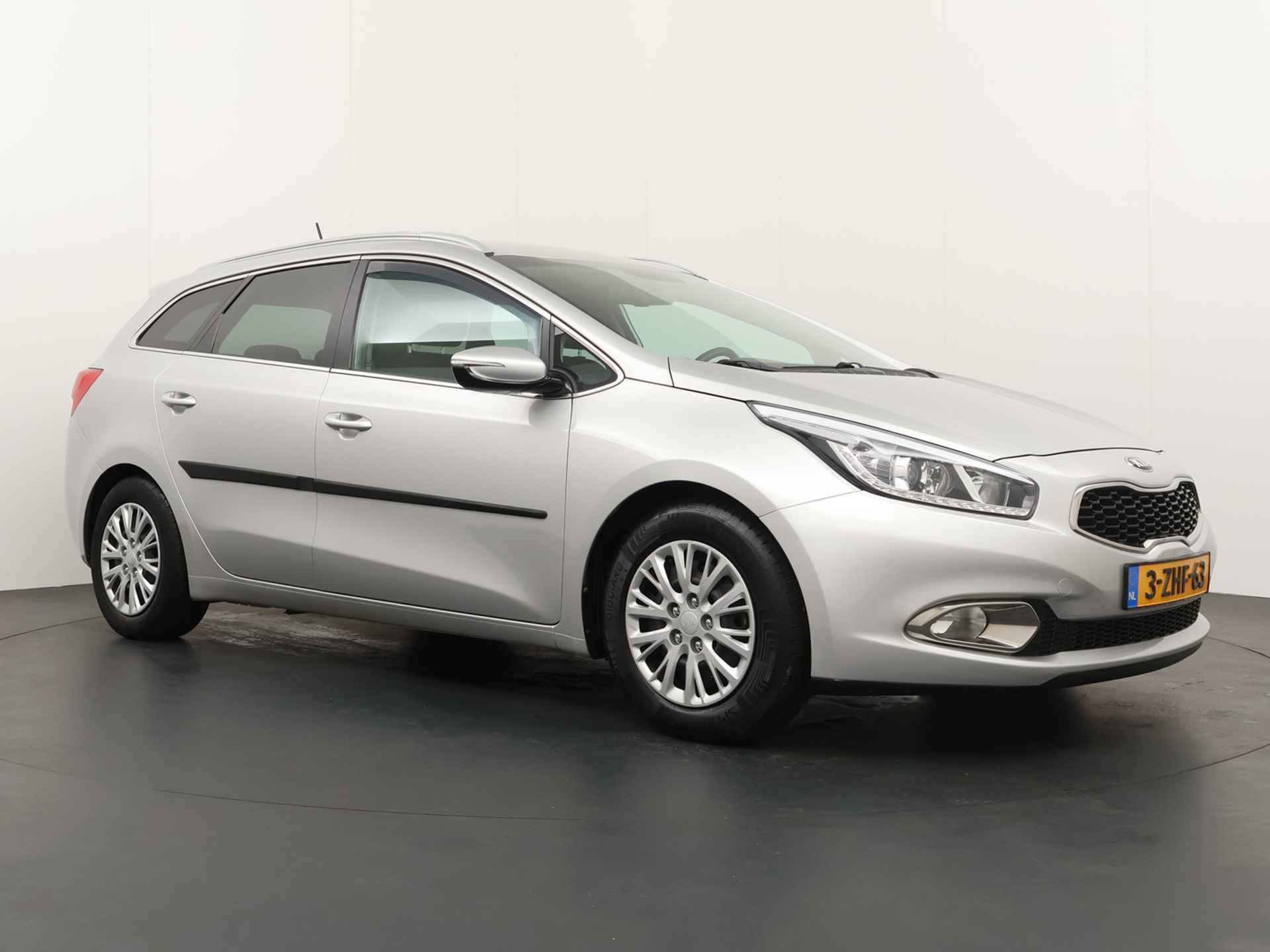 Kia Ceed Sportswagon 1.6 GDI BusinessLine - Navigatie - Trekhaak - Cruise control - 12 maanden Bovag garantie - 11/50