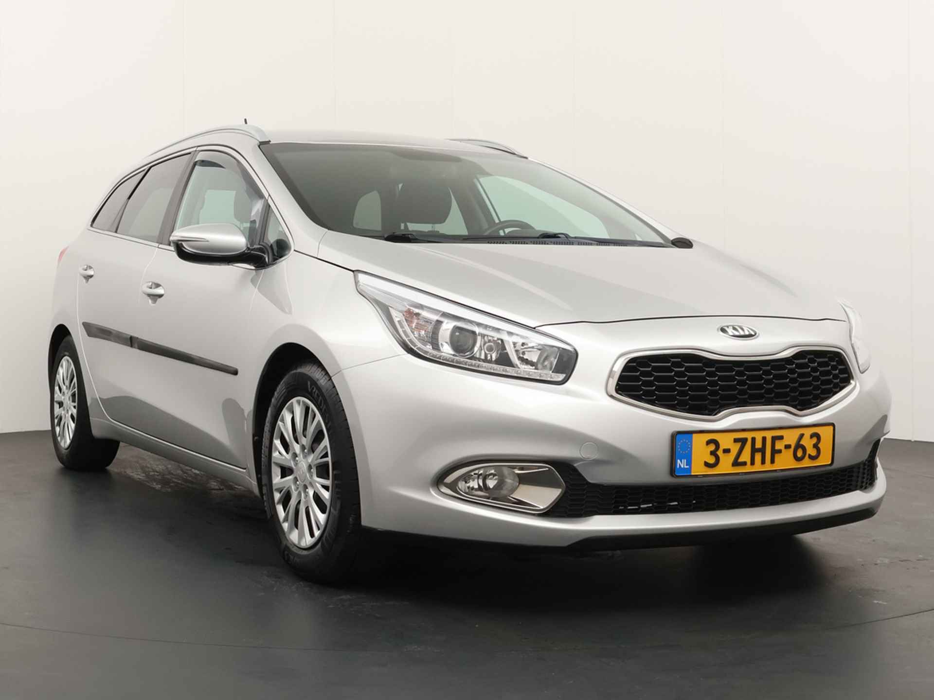 Kia Ceed Sportswagon 1.6 GDI BusinessLine - Navigatie - Trekhaak - Cruise control - 12 maanden Bovag garantie - 12/50