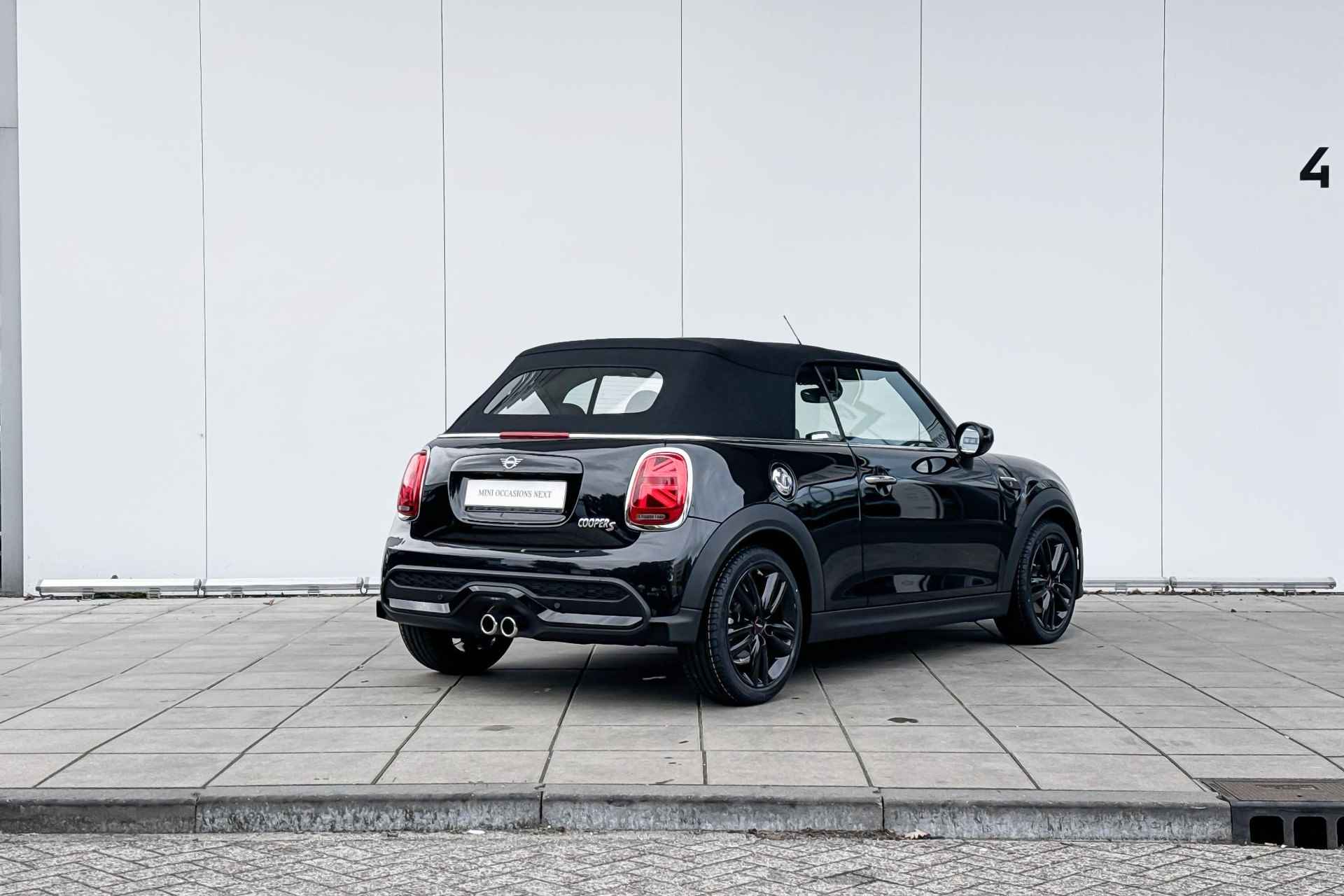 MINI Cabrio Cooper S | Head-Up Display | Harman Kardon | Stoelverwarming | Achteruitrijcamera / Selections - 4/23