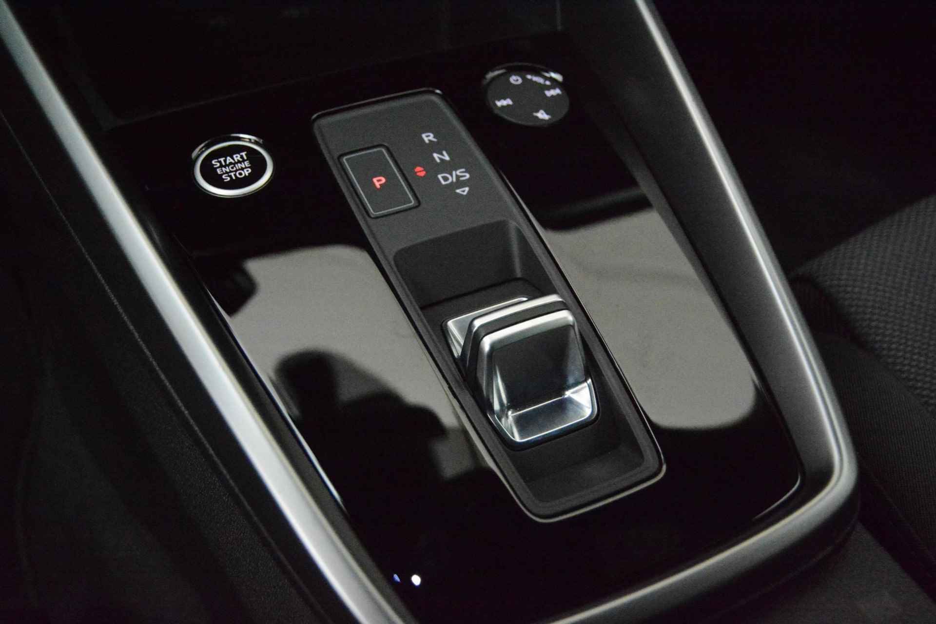 Audi A3 Sportback 35 TFSI Advanced edition 150 PK | Navigatie | Automaat | Virtual Cockpit | Parkeersensoren | Cruise Control | Climate Control | Keyless | Apple Carplay | Android Auto | Optiek Pakket Zwart Plus | Trekhaak | Fabrieksgarantie tot 2026 | - 14/21