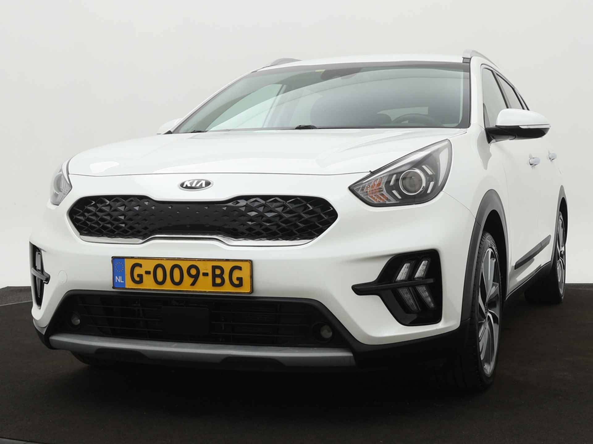 Kia Niro 1.6 GDi Hybrid DynamicLine - Navigatie - Climate Control - Adaptieve Cruise Control - Camera - Fabrieksgarantie tot 08-2026 - 3/49