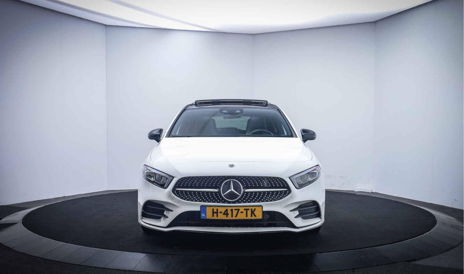 Mercedes-Benz A-Klasse 200 Aut. AMG-Solution PANO/HEAD UP/AMBIENT LIGHT/WIDESCREEN/CAMERA/CARPLAY/STOELVERW./NAVI/BLINDSPOT/LMV - 2/26