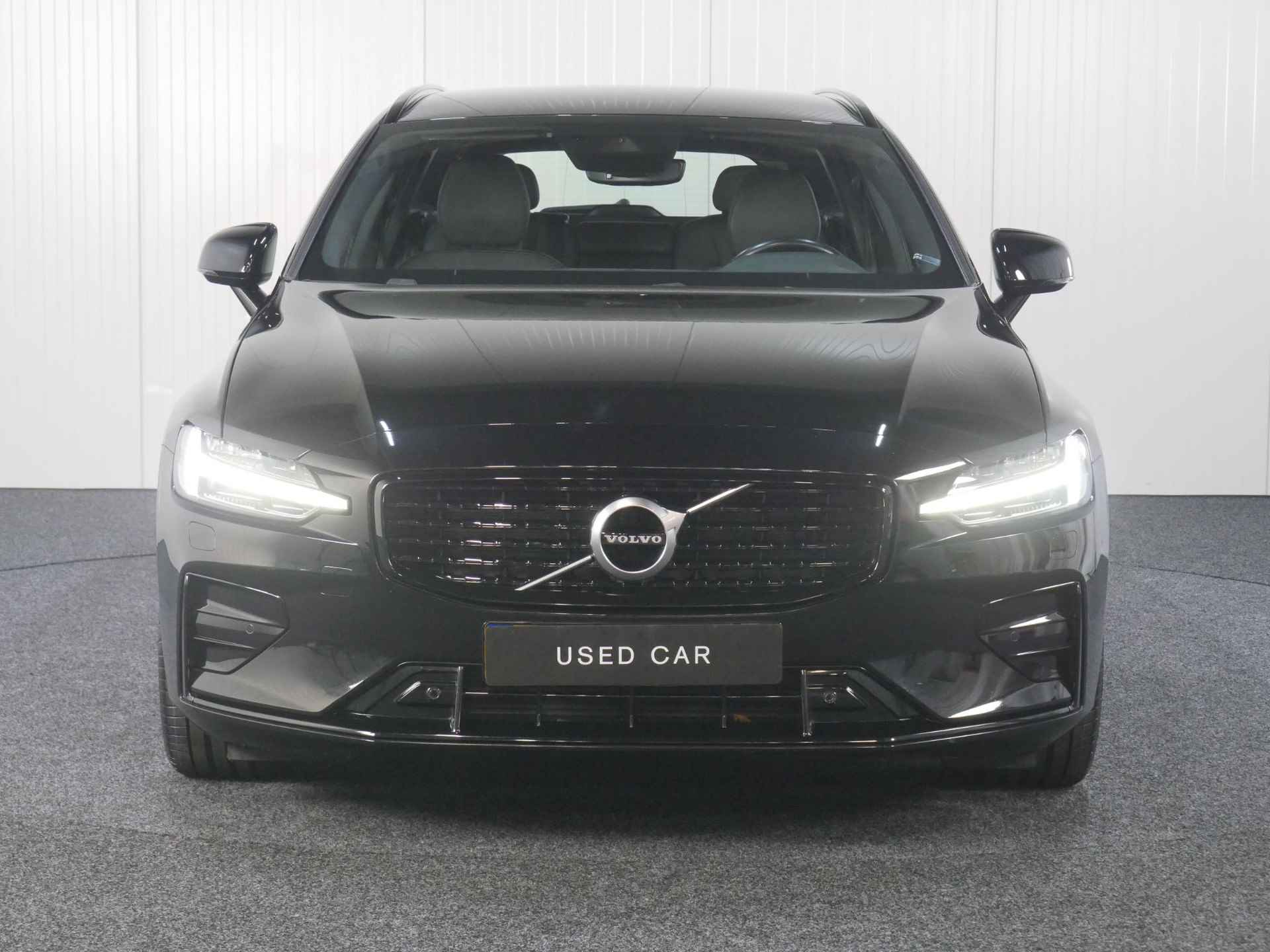 Volvo V60 T5 AUT8 250PK R-Design, Verwarmbare Voorstoelen, Achteruitrijcamera, Harman Kardon, Adaptieve Cruise Control, Dodehoekdetectie Met Correctie, Elektrisch Bedienbare Achterklep, Parkeersensoren, Rijstrooksensor Met Correctie - 12/48