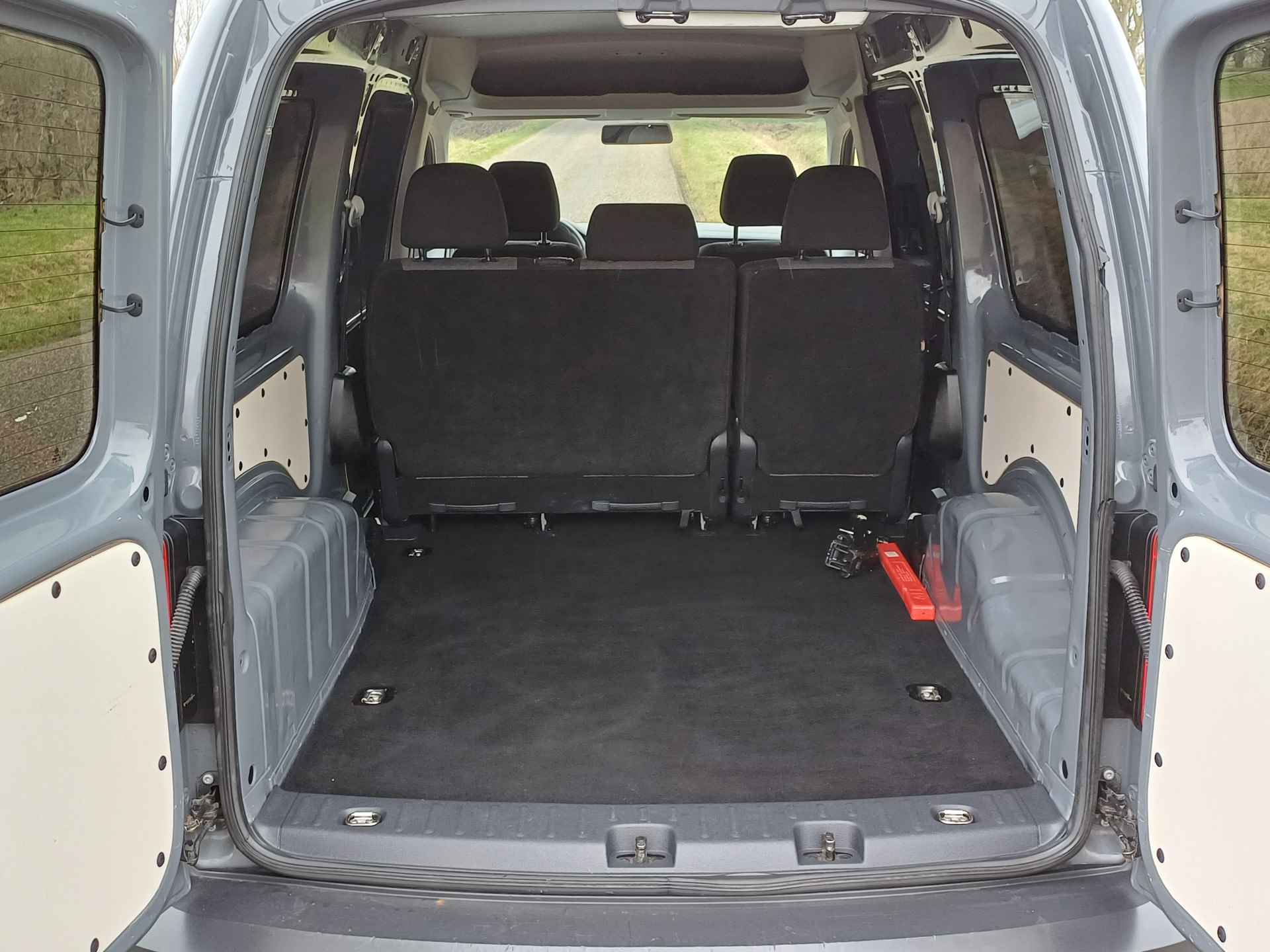 Volkswagen Caddy Maxi 1.4 TSI Trendline 5 Persoons Lage KM stand | Veel ruimte! | Airco | Cruise | Parkeerhulp | Bluetooth - 24/34