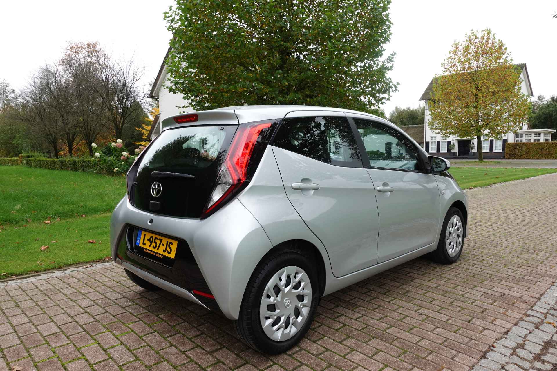 Toyota Aygo 1.0 VVT-i x-play camera - 7/31