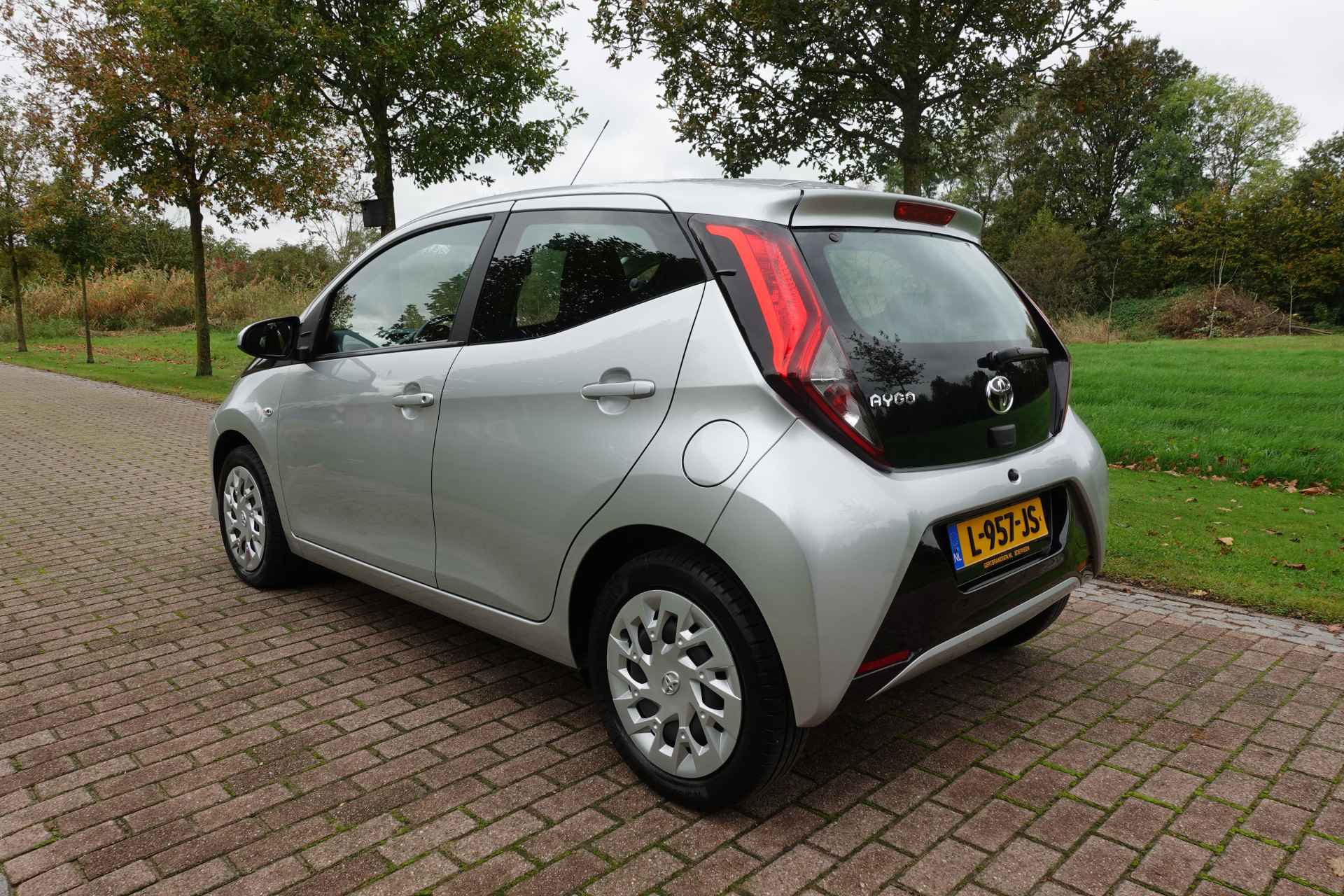 Toyota Aygo 1.0 VVT-i x-play camera - 9/31