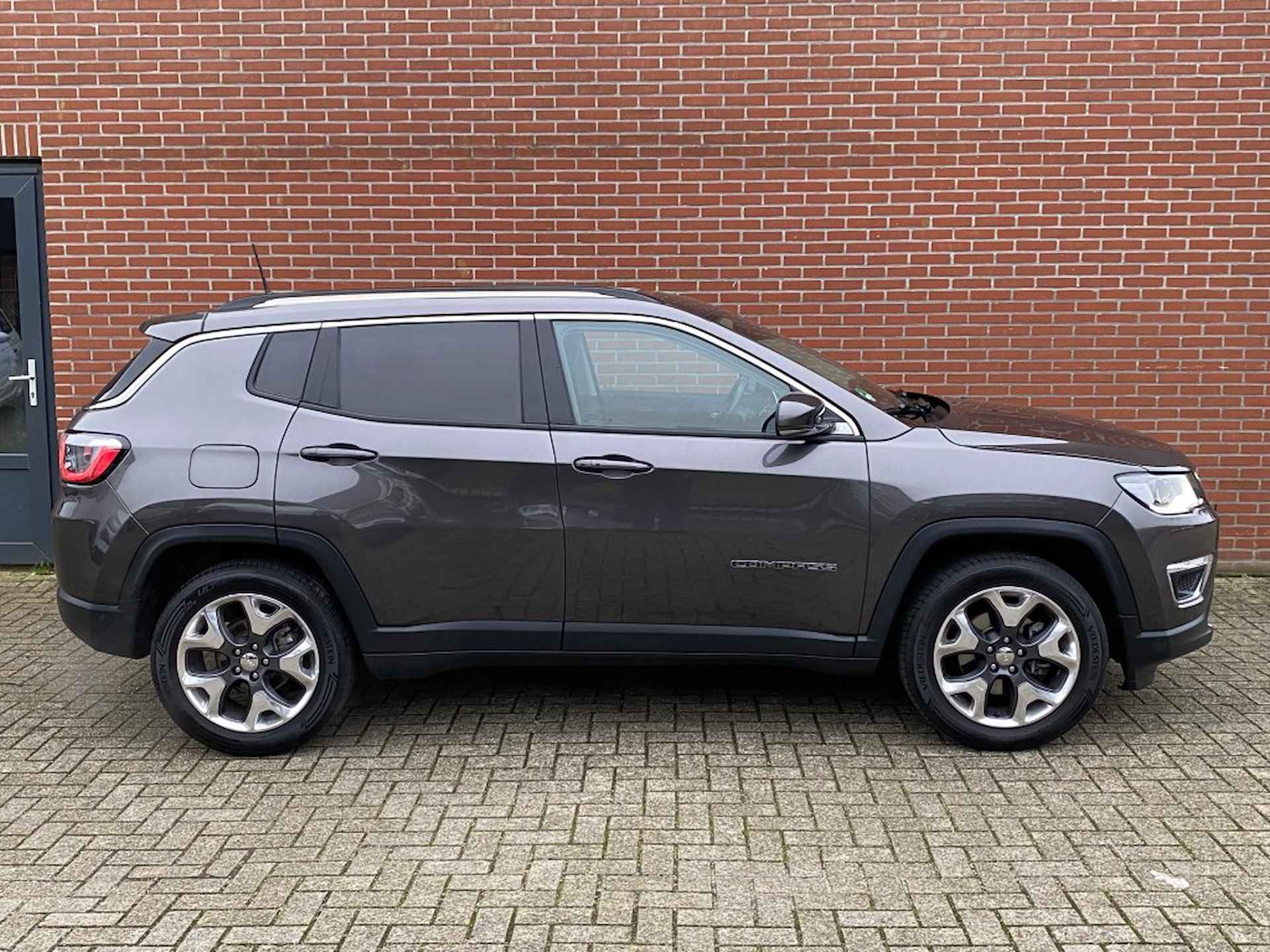 JEEP Compass 1.4 M.AIR LIMITED NAV CRUISE CAMERA LEER TREK-H JBL LMV - 24/27