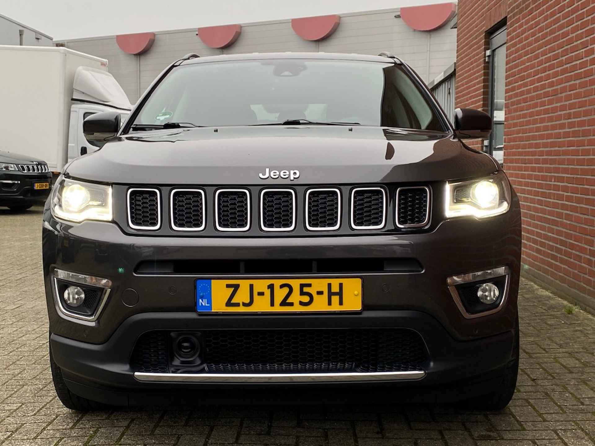 JEEP Compass 1.4 M.AIR LIMITED NAV CRUISE CAMERA LEER TREK-H JBL LMV - 27/27