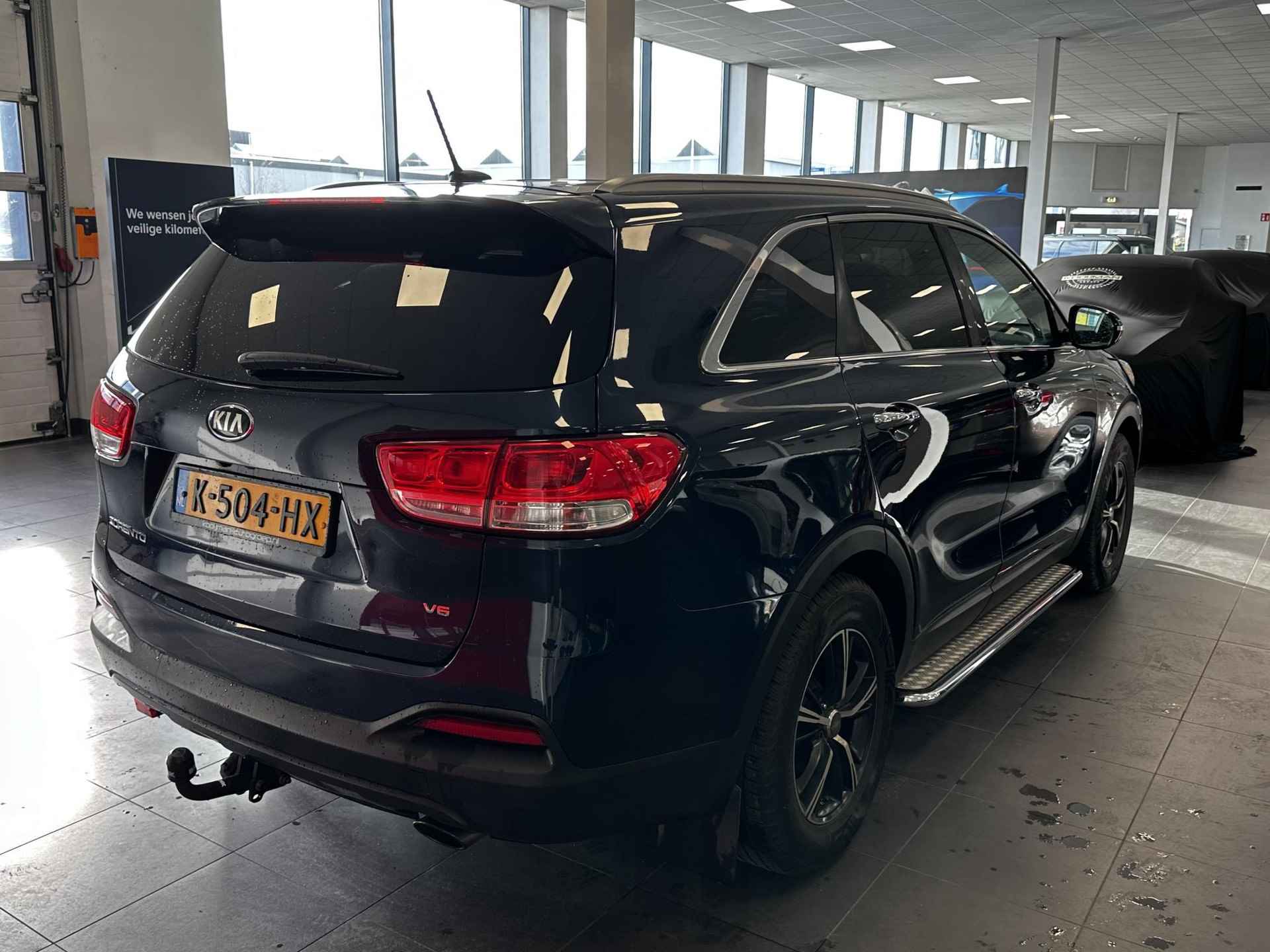 Kia Sorento 3.3 V6 Automaat Dynamic Uniek! 1 Exemplaar van in Nederland met een heerlijke V6 benzine motor met Automaat. - 25/26