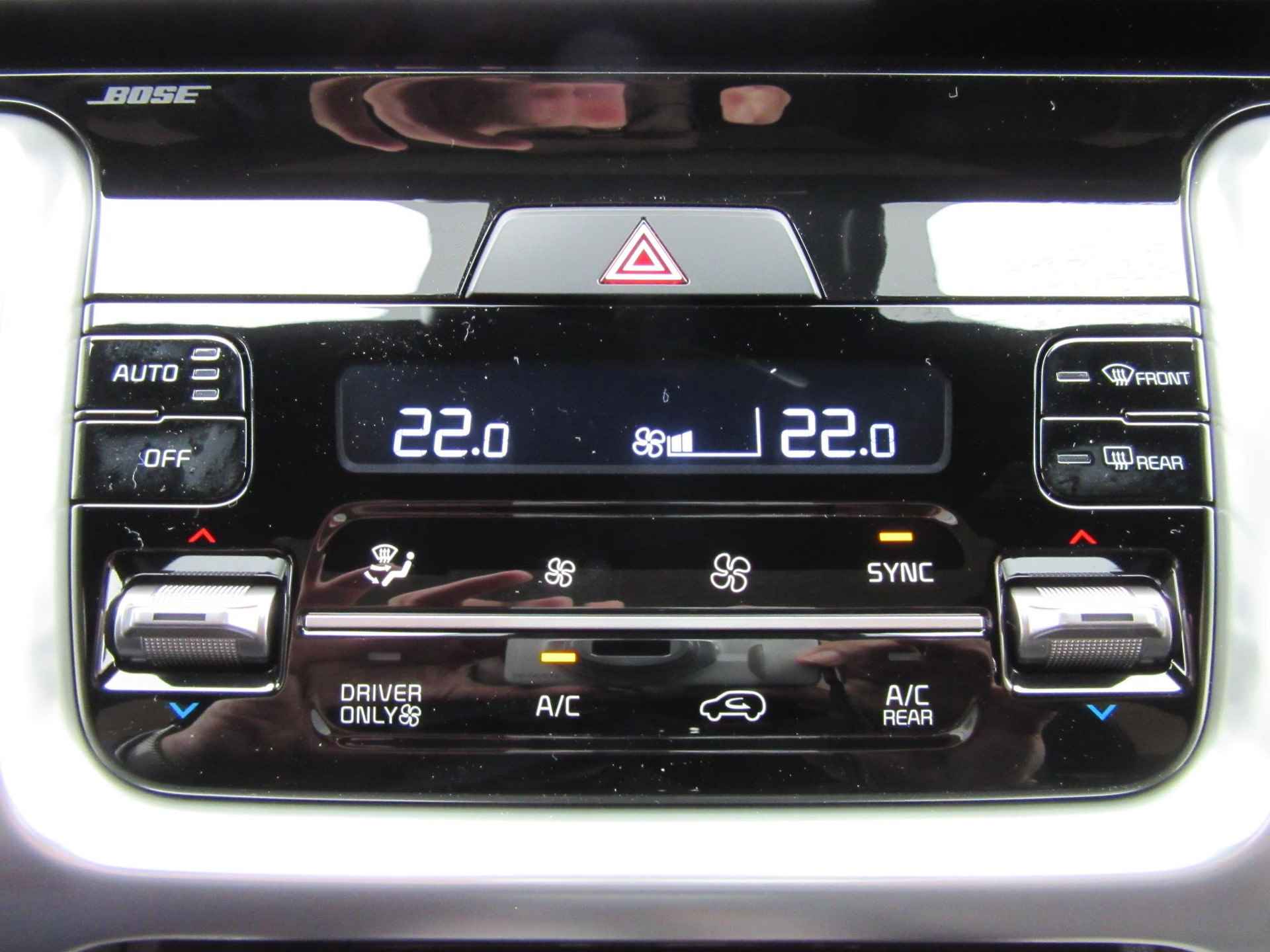 Kia Sorento 1.6 T-GDI Plug-in Hybrid 4WD ExecutiveLine ** tot 57 km volledig elektrisch / Gehalveerde wegenbelasting / 7 zitter / ** NU TE BESTELLEN - 13/37