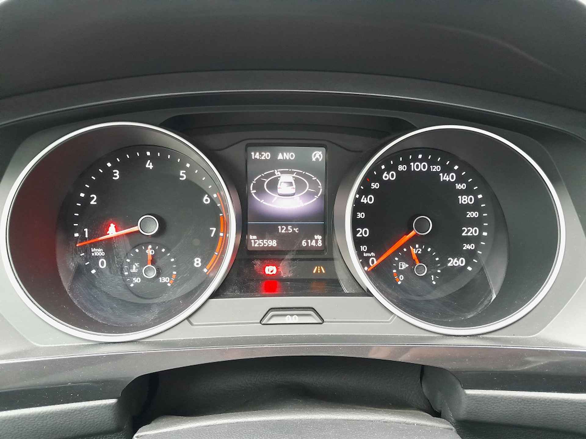 Volkswagen Tiguan 1.4 TSI ACT Comfortl Panorama Trekhaak Nav 1e eigenaar - 16/31