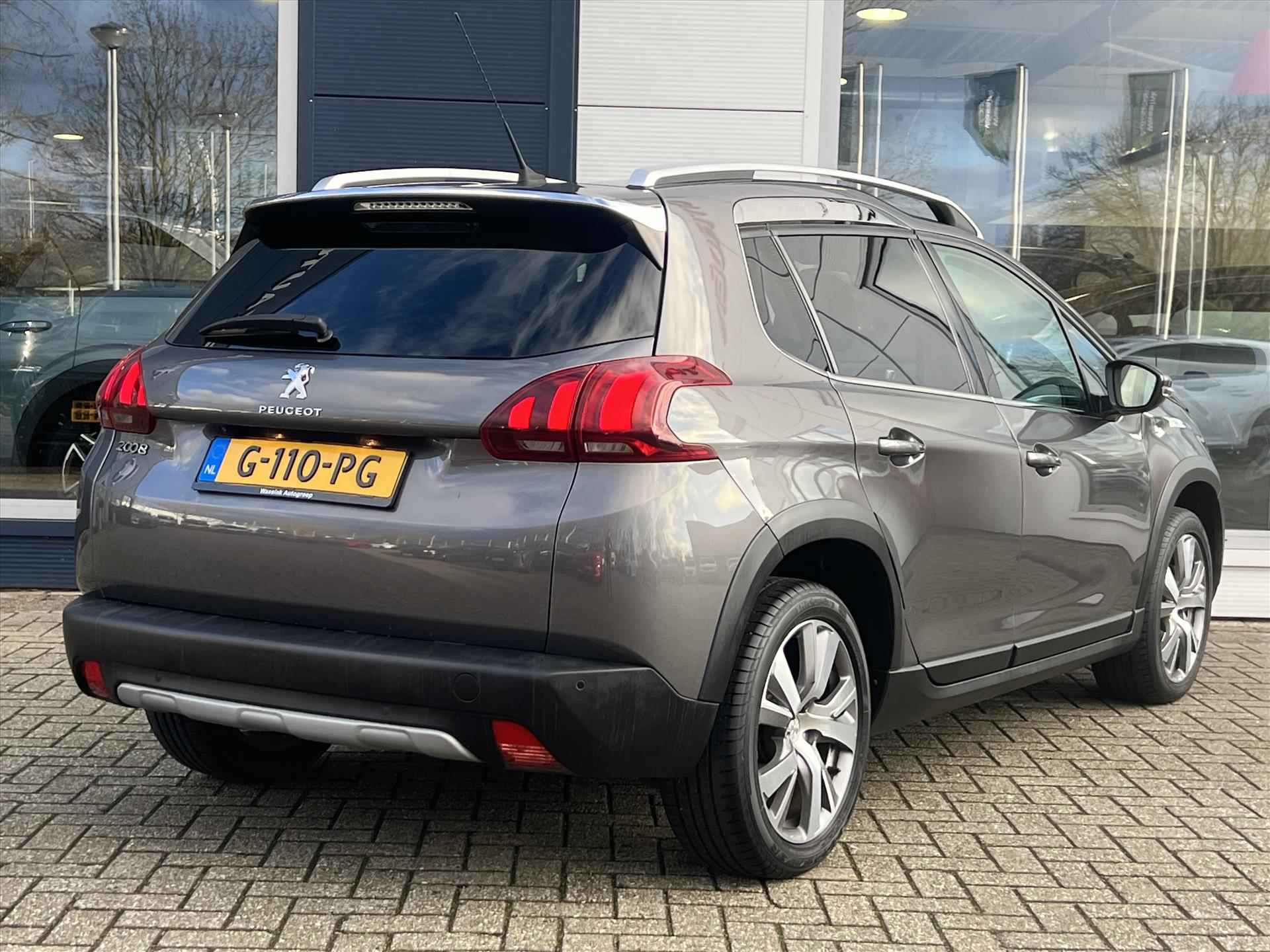 Peugeot 2008 1.2 PureTech 110pkAutomaat Allure Pack | Panorama Dak | Navigatie | Camera achter | Lederen bekleding met stoelverwarming |  Climate Control | - 3/33