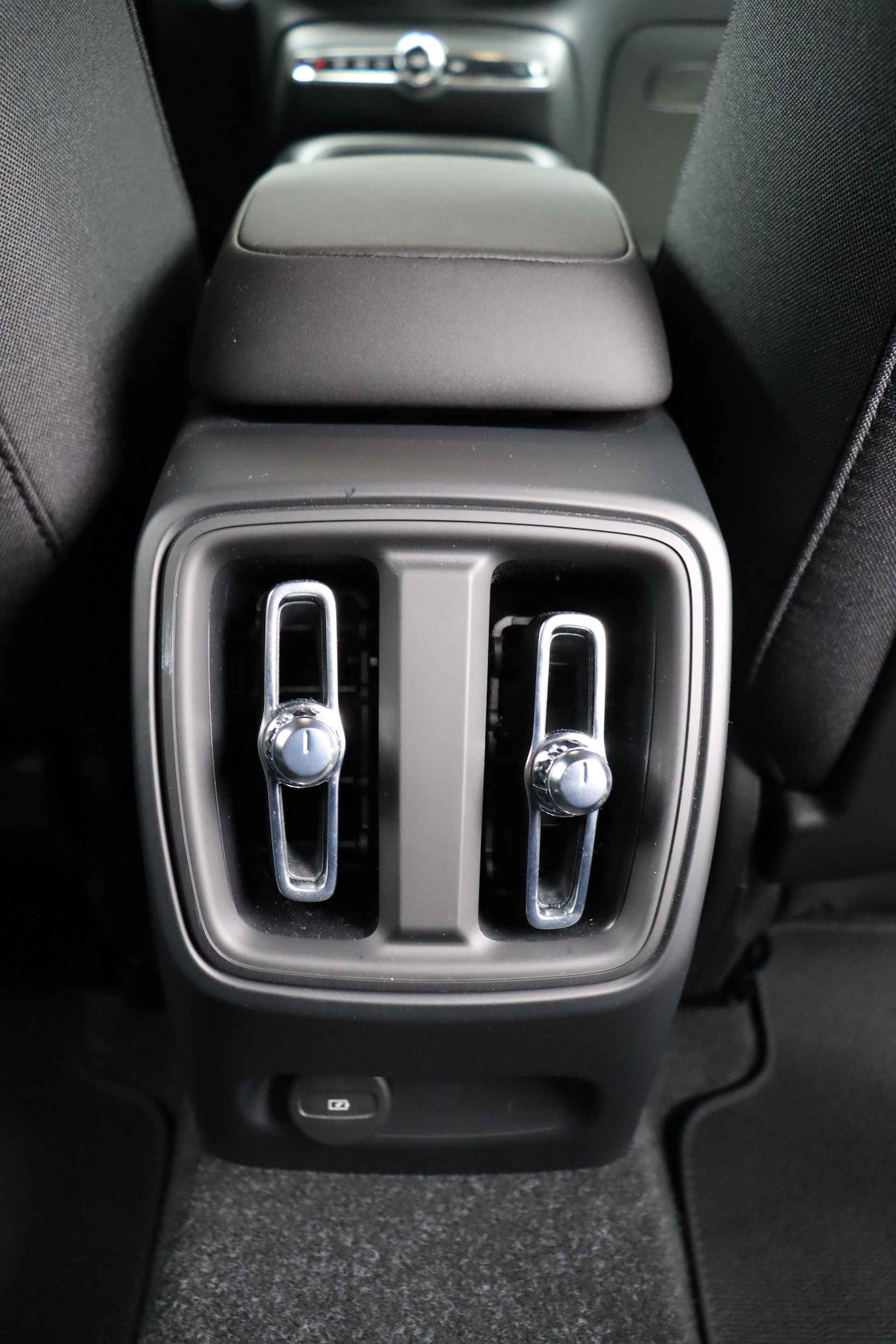 Volvo XC40 RECHARGE SINGLE MOTOR | Google | Stoelverwarming | Getint Glas | - 34/37