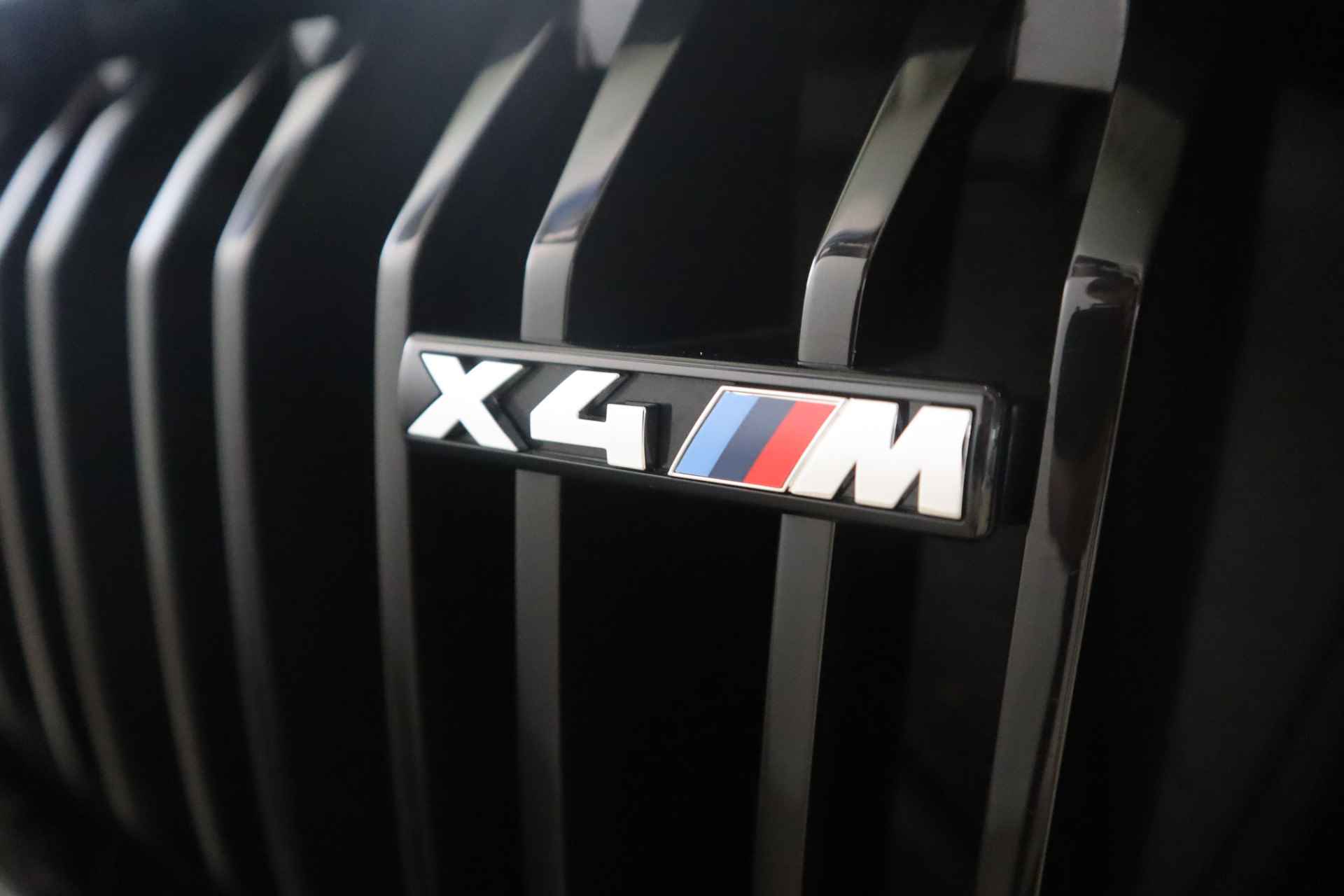 BMW X4 M Competition Driving Assistant Panorama dak / Individual Leder 'Tartufo' - 33/33