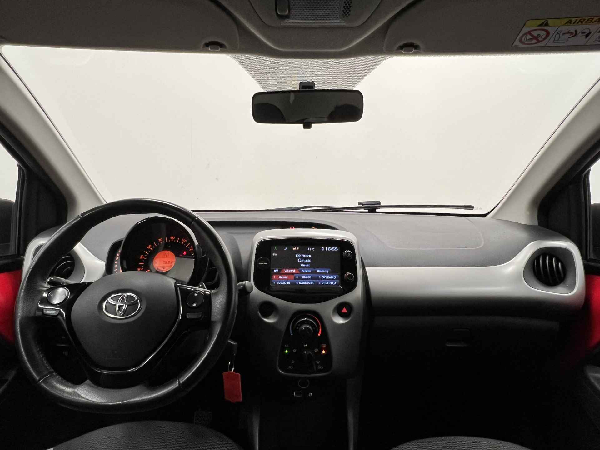 Toyota Aygo 1.0 VVT-i x-play | AIRCO | CAMERA | BLEUTOOTH | - 24/37