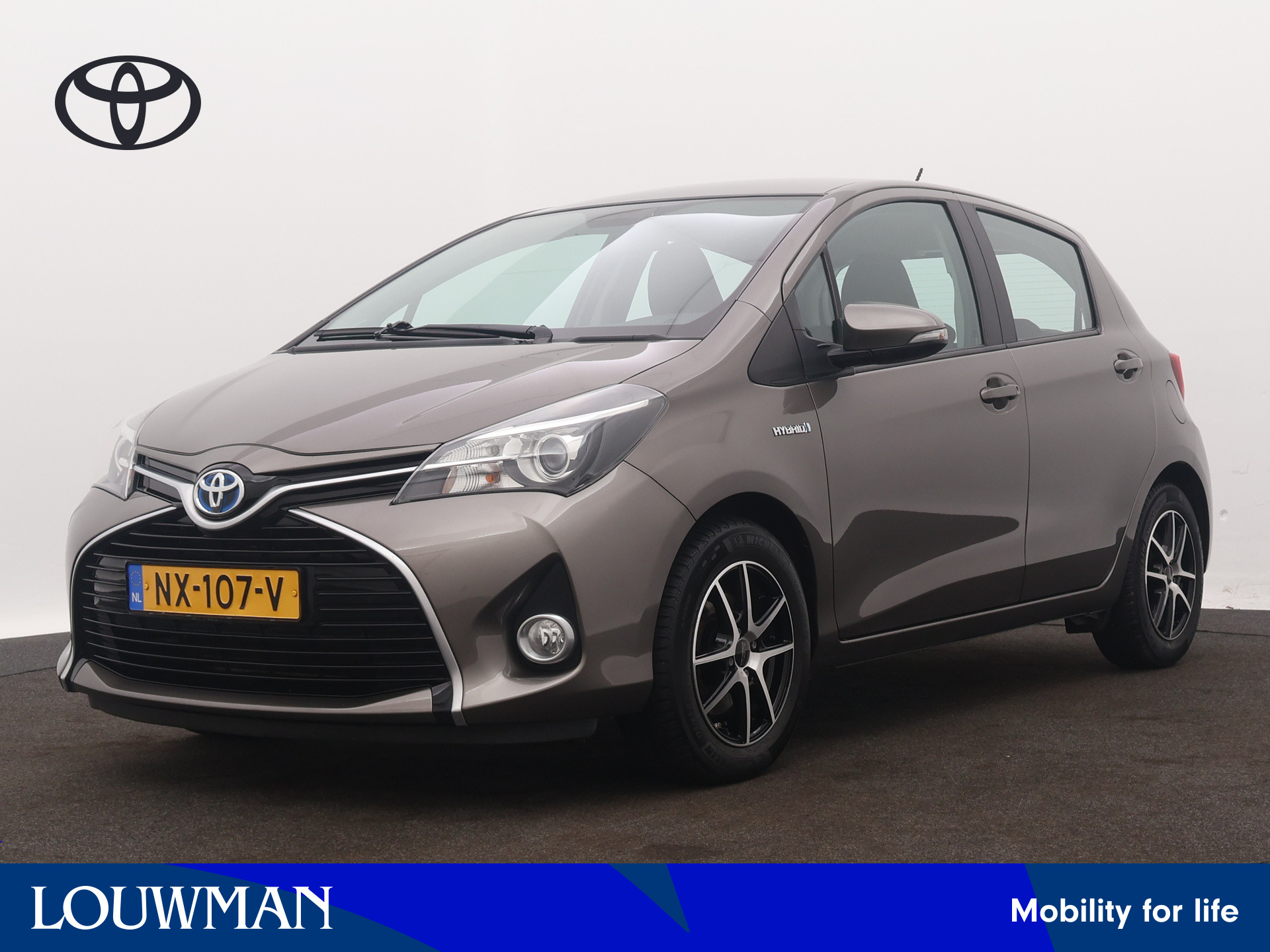 Toyota Yaris 1.5 Hybrid Aspiration Limited | Camera | Trekhaak | LM velgen |