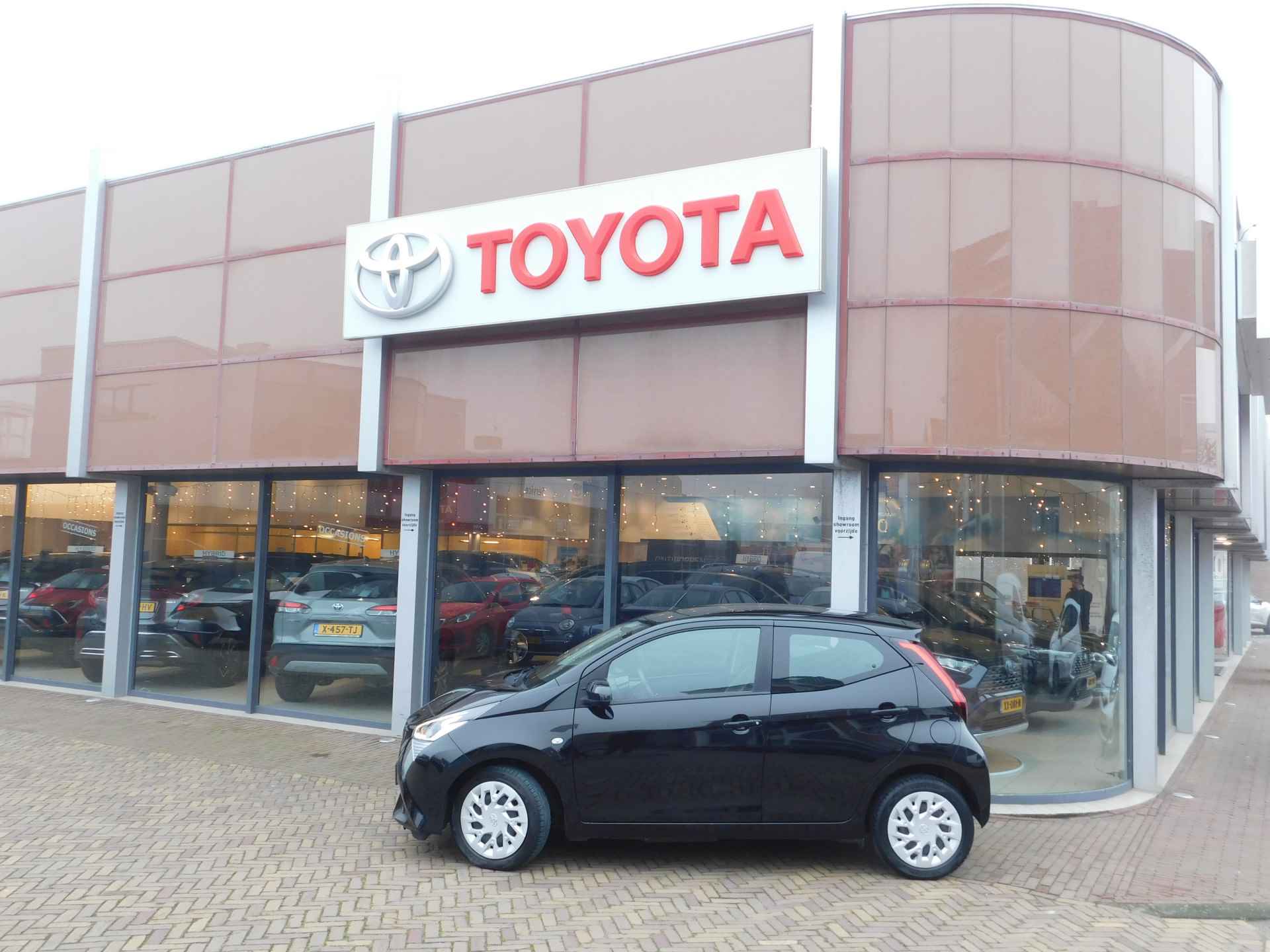 Toyota Aygo 1.0 VVT-i x-play | Achteruitrijcamera | Apple Carplay Android Auto | - 3/52