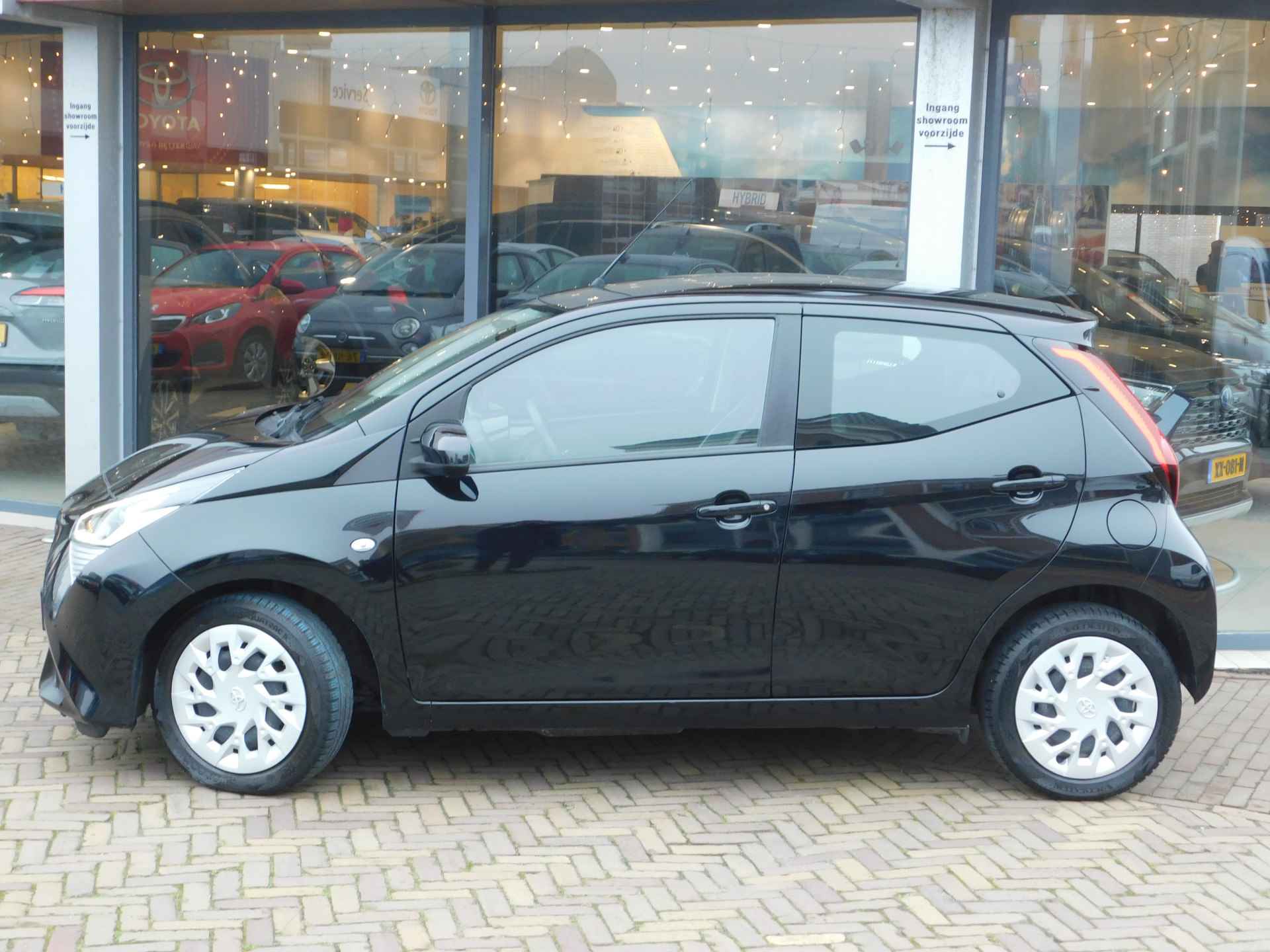 Toyota Aygo 1.0 VVT-i x-play | Achteruitrijcamera | Apple Carplay Android Auto | - 5/52