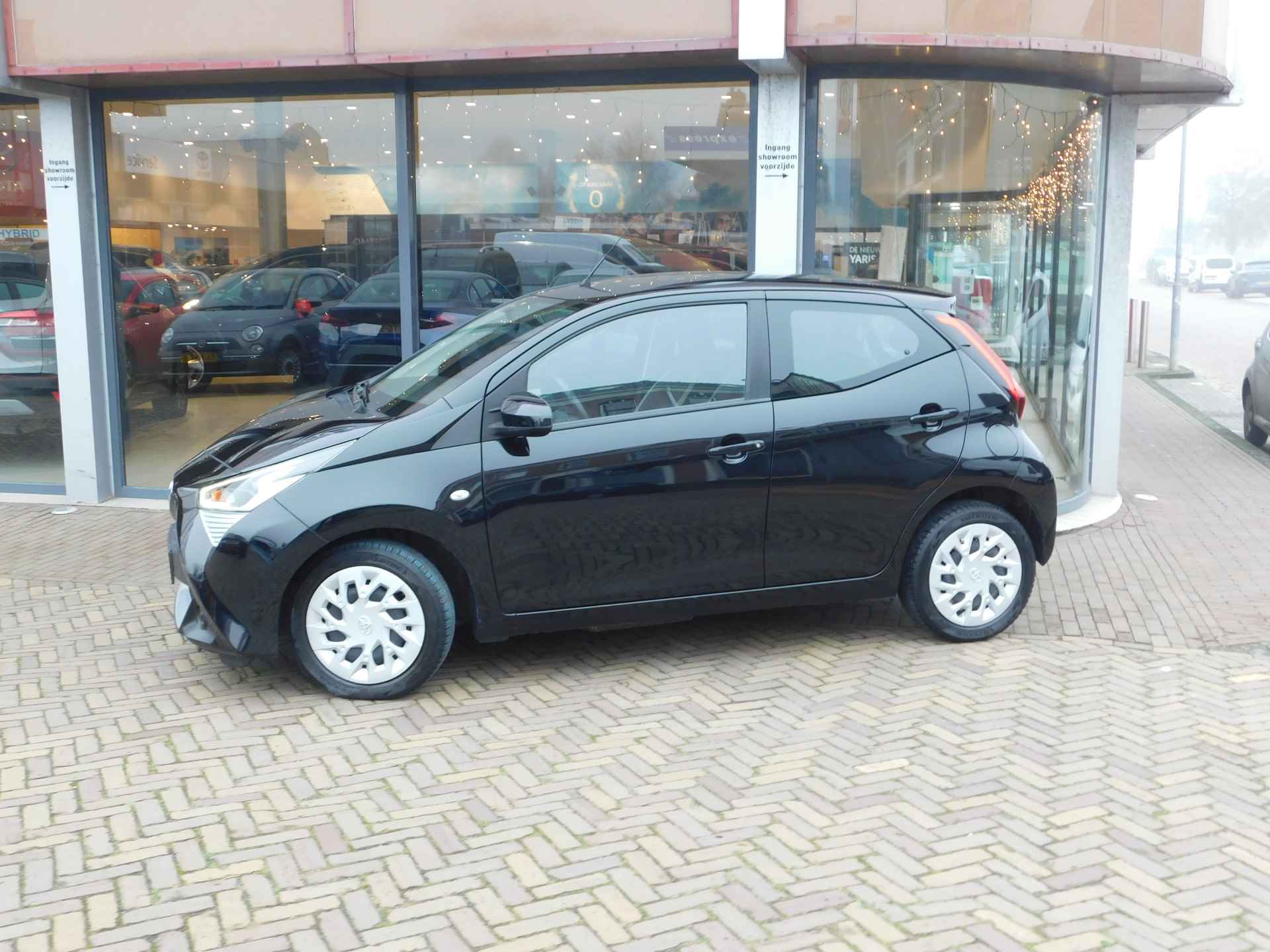 Toyota Aygo 1.0 VVT-i x-play | Achteruitrijcamera | Apple Carplay Android Auto | - 6/52