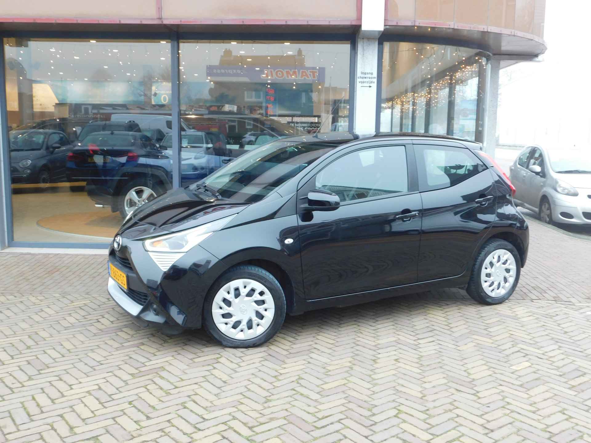 Toyota Aygo 1.0 VVT-i x-play | Achteruitrijcamera | Apple Carplay Android Auto | - 7/52