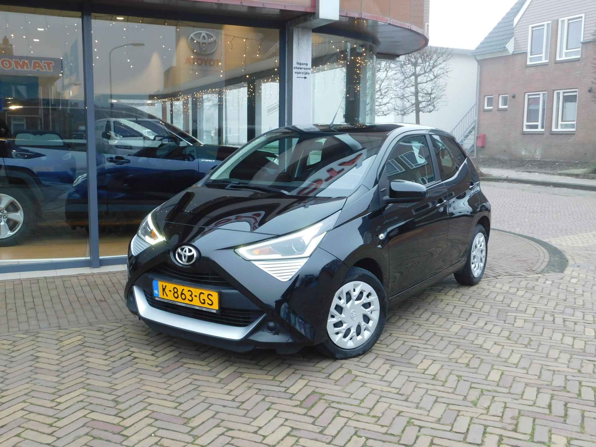 Toyota Aygo 1.0 VVT-i x-play | Achteruitrijcamera | Apple Carplay Android Auto | - 9/52