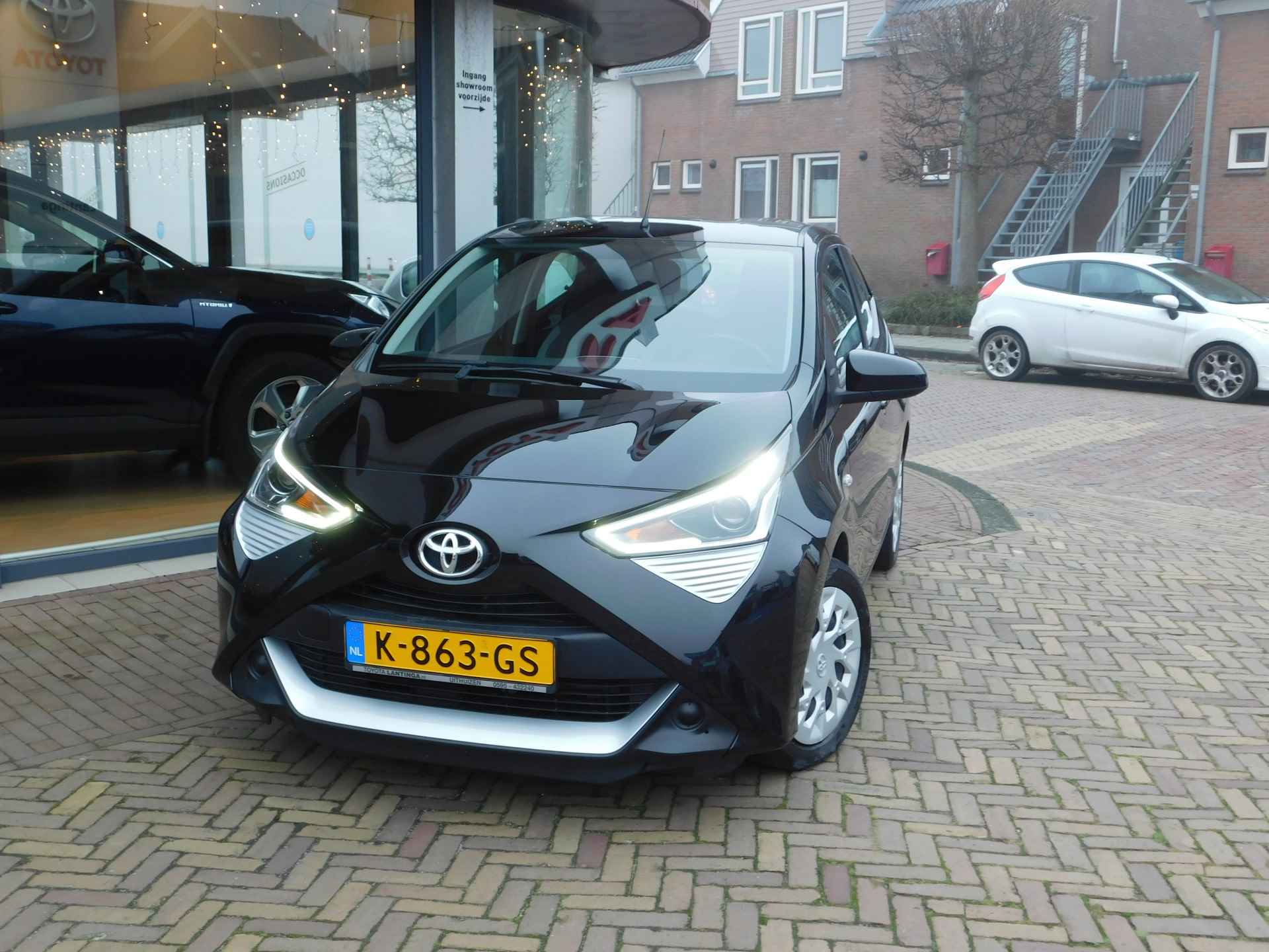 Toyota Aygo 1.0 VVT-i x-play | Achteruitrijcamera | Apple Carplay Android Auto | - 10/52