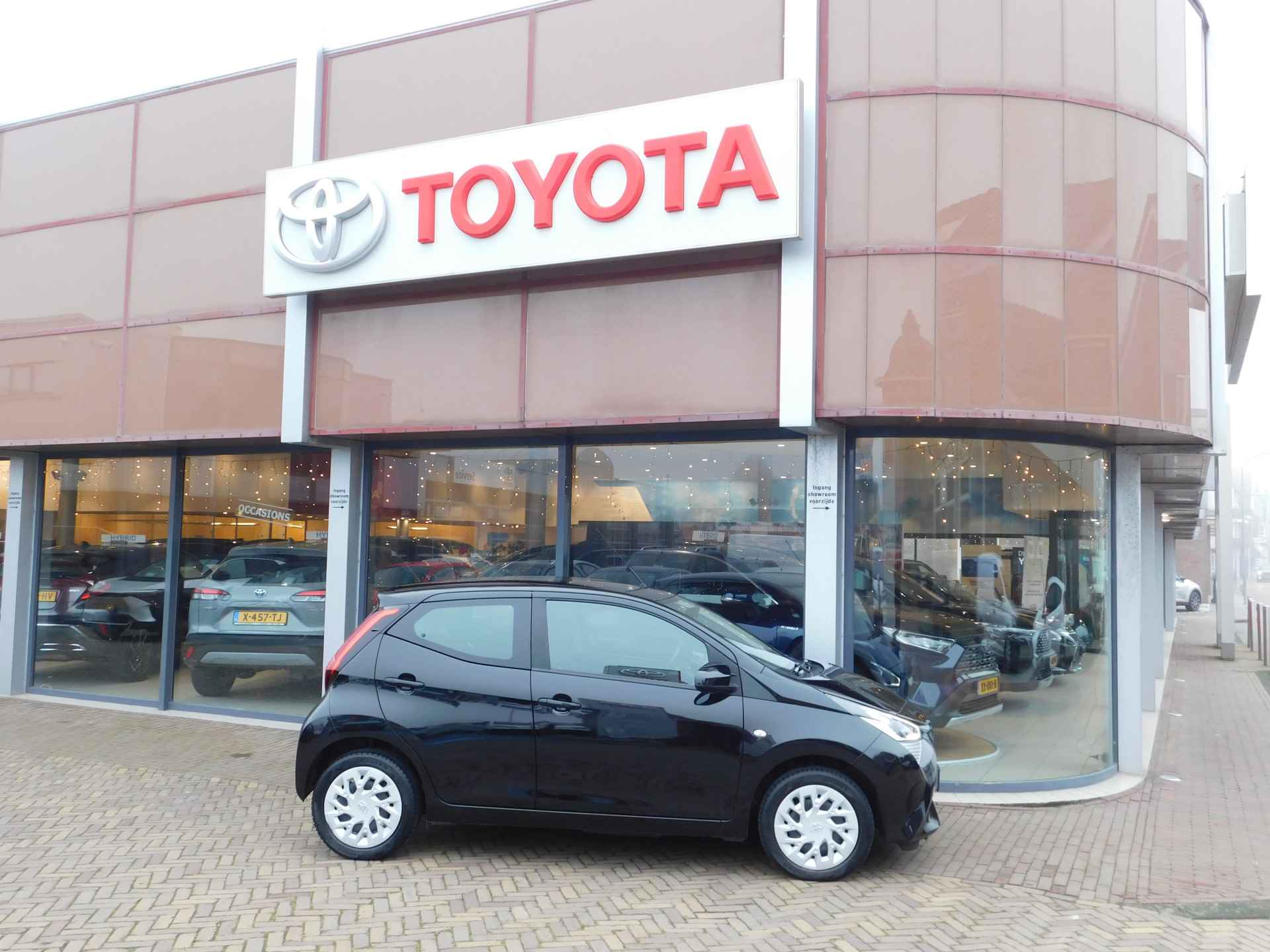 Toyota Aygo 1.0 VVT-i x-play | Achteruitrijcamera | Apple Carplay Android Auto | - 34/52