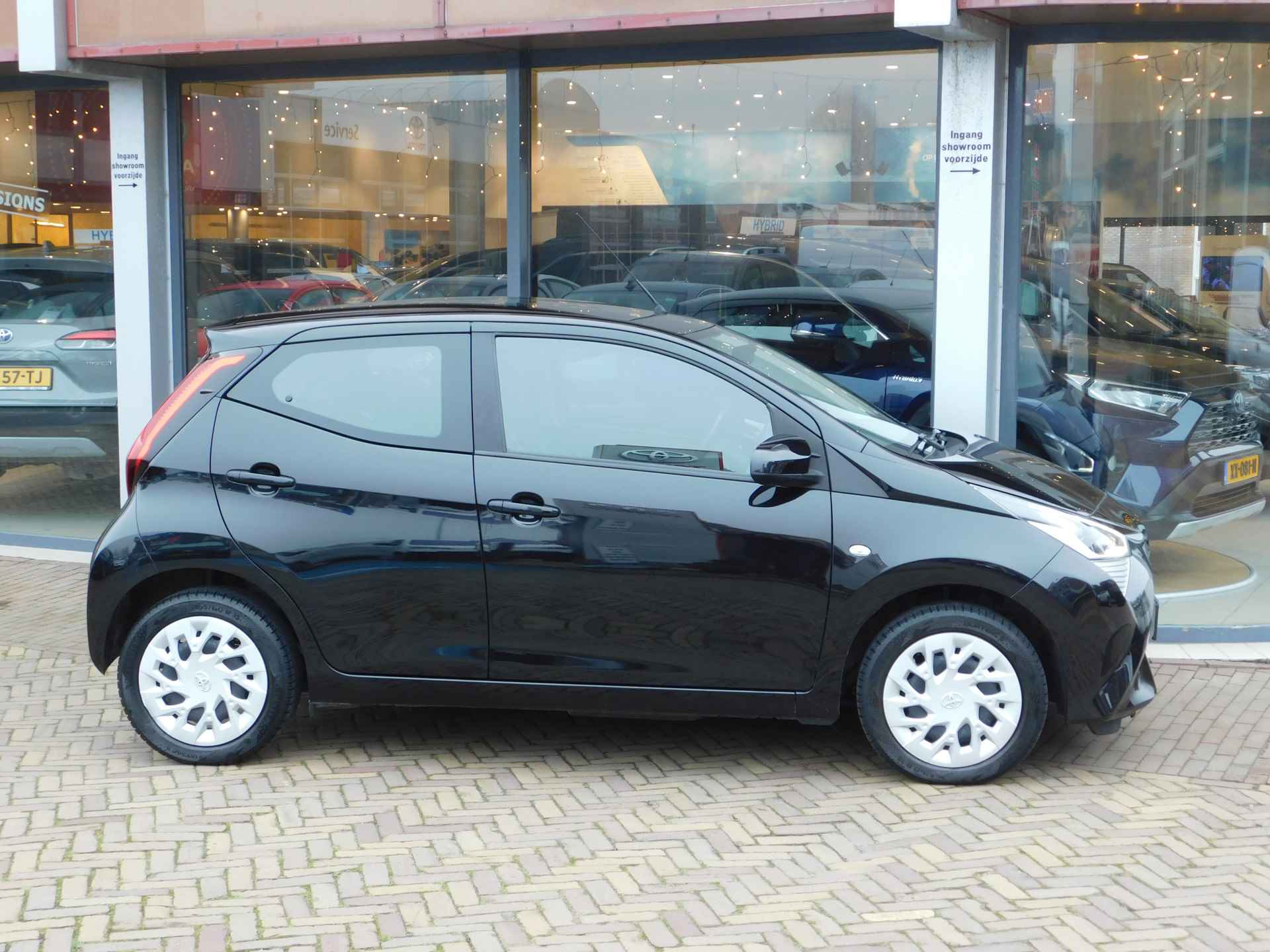 Toyota Aygo 1.0 VVT-i x-play | Achteruitrijcamera | Apple Carplay Android Auto | - 35/52