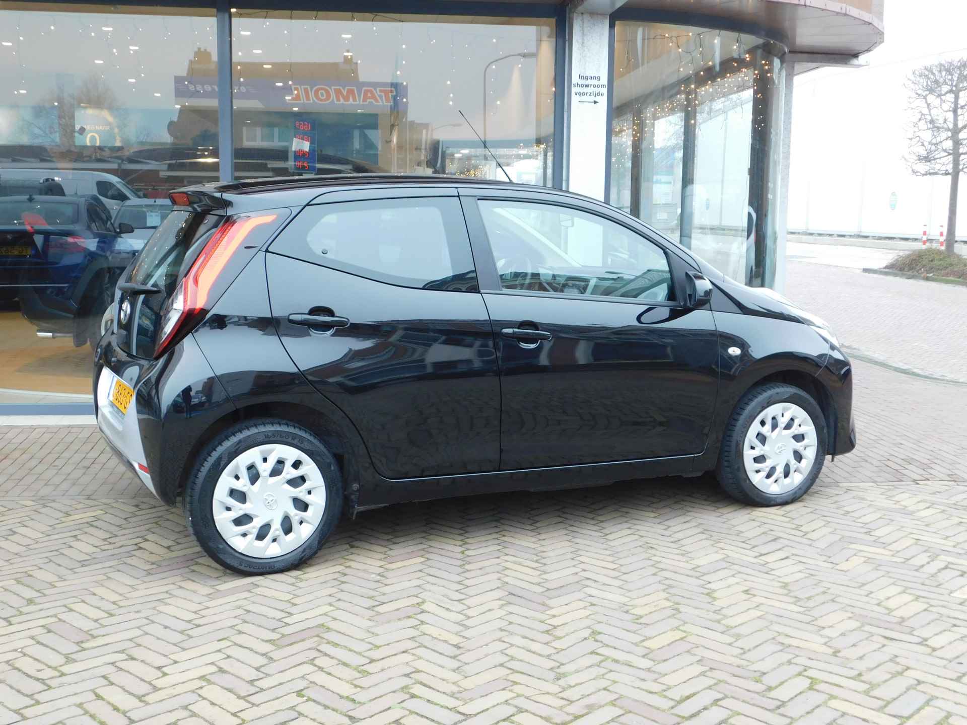 Toyota Aygo 1.0 VVT-i x-play | Achteruitrijcamera | Apple Carplay Android Auto | - 38/52