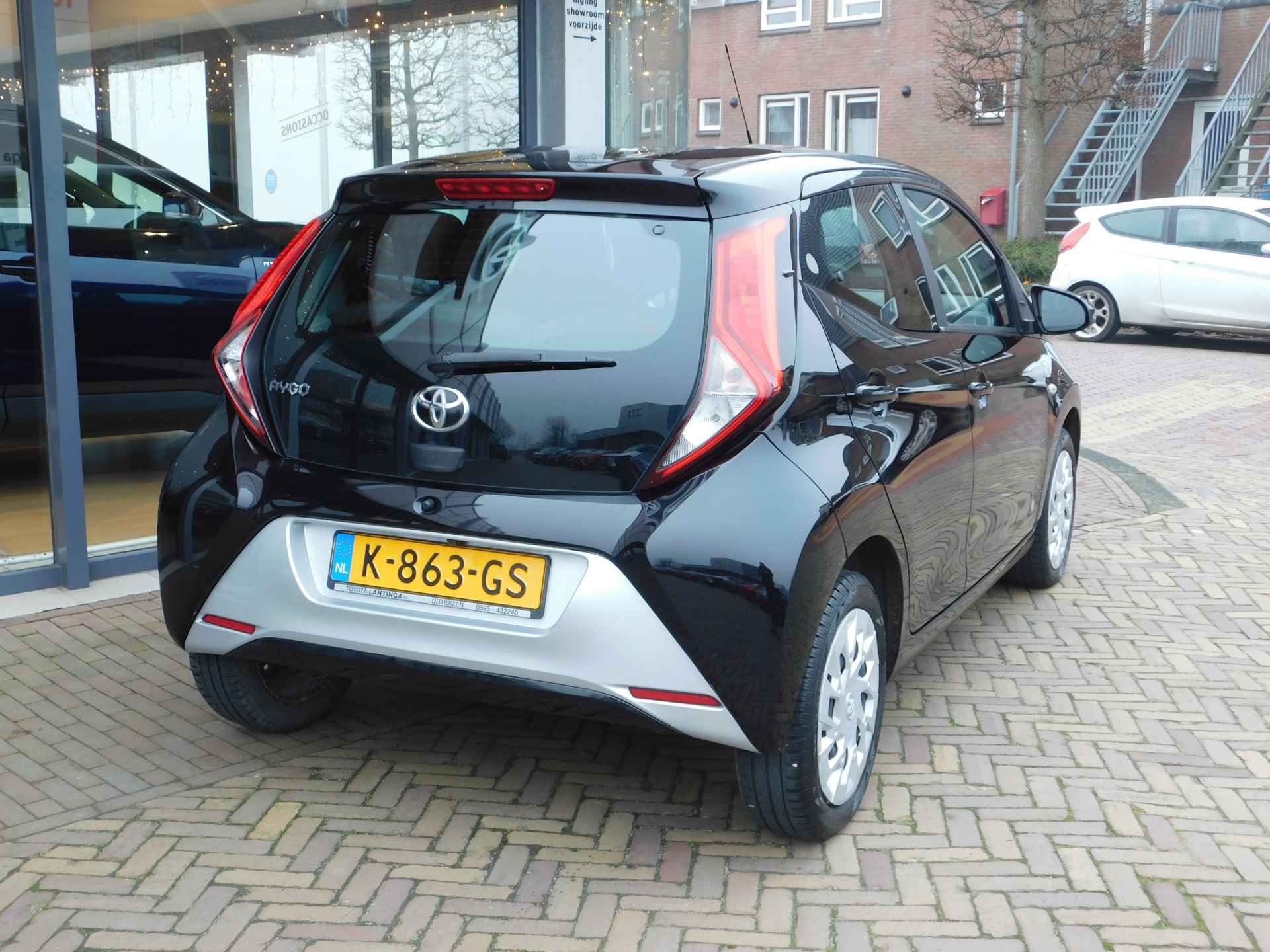 Toyota Aygo 1.0 VVT-i x-play | Achteruitrijcamera | Apple Carplay Android Auto | - 41/52