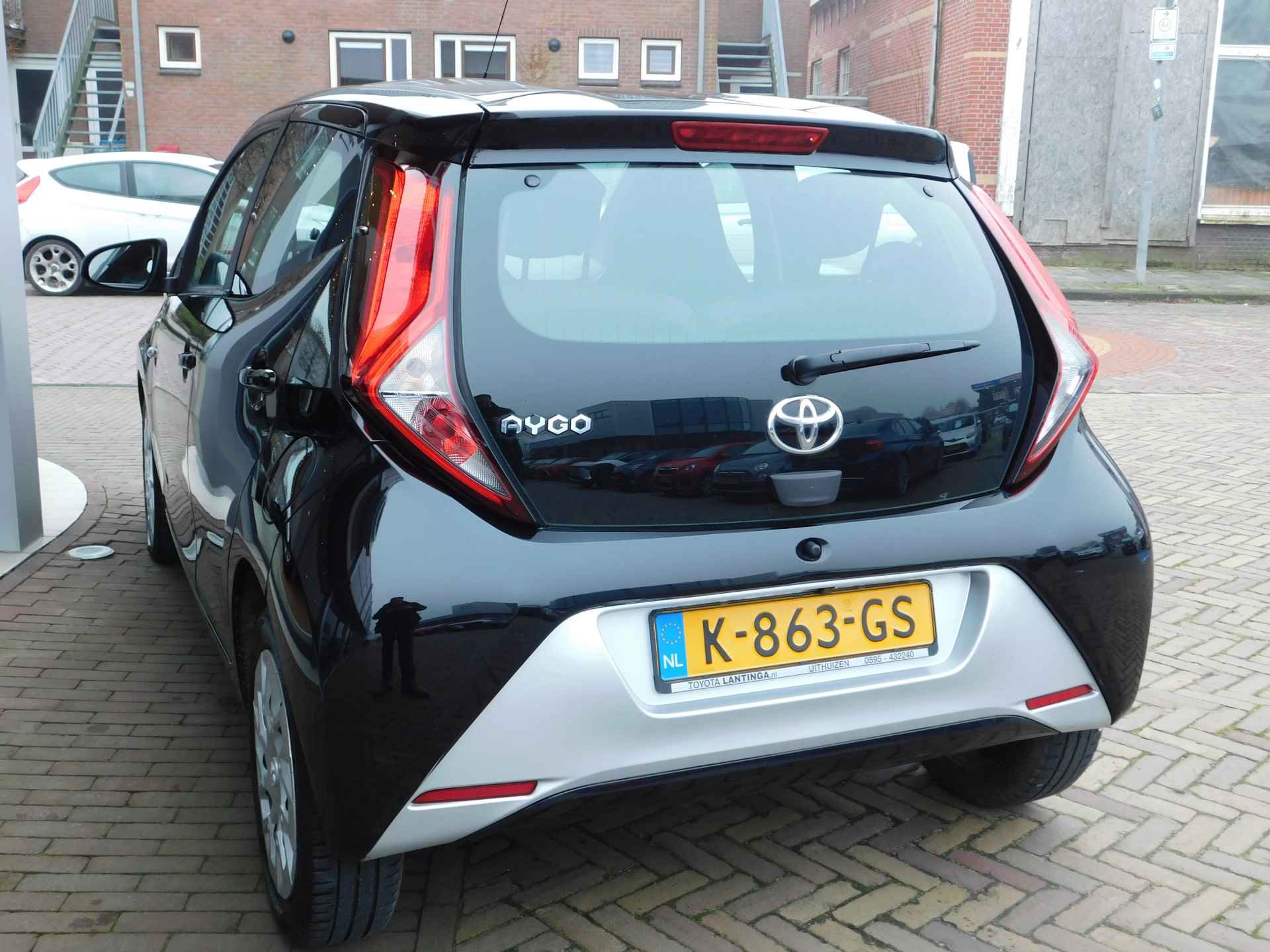 Toyota Aygo 1.0 VVT-i x-play | Achteruitrijcamera | Apple Carplay Android Auto | - 44/52