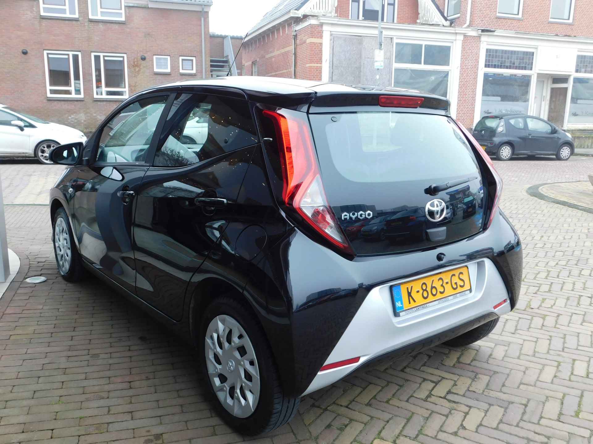 Toyota Aygo 1.0 VVT-i x-play | Achteruitrijcamera | Apple Carplay Android Auto | - 45/52