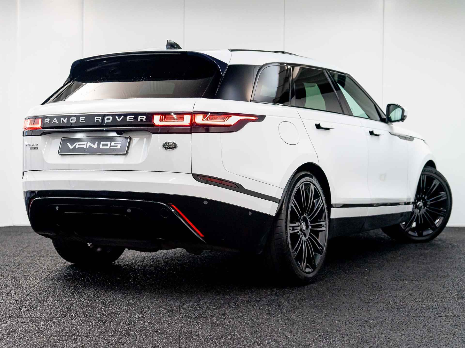 Land Rover Range Rover Velar SE 3.0 V6 AWD - 2/31