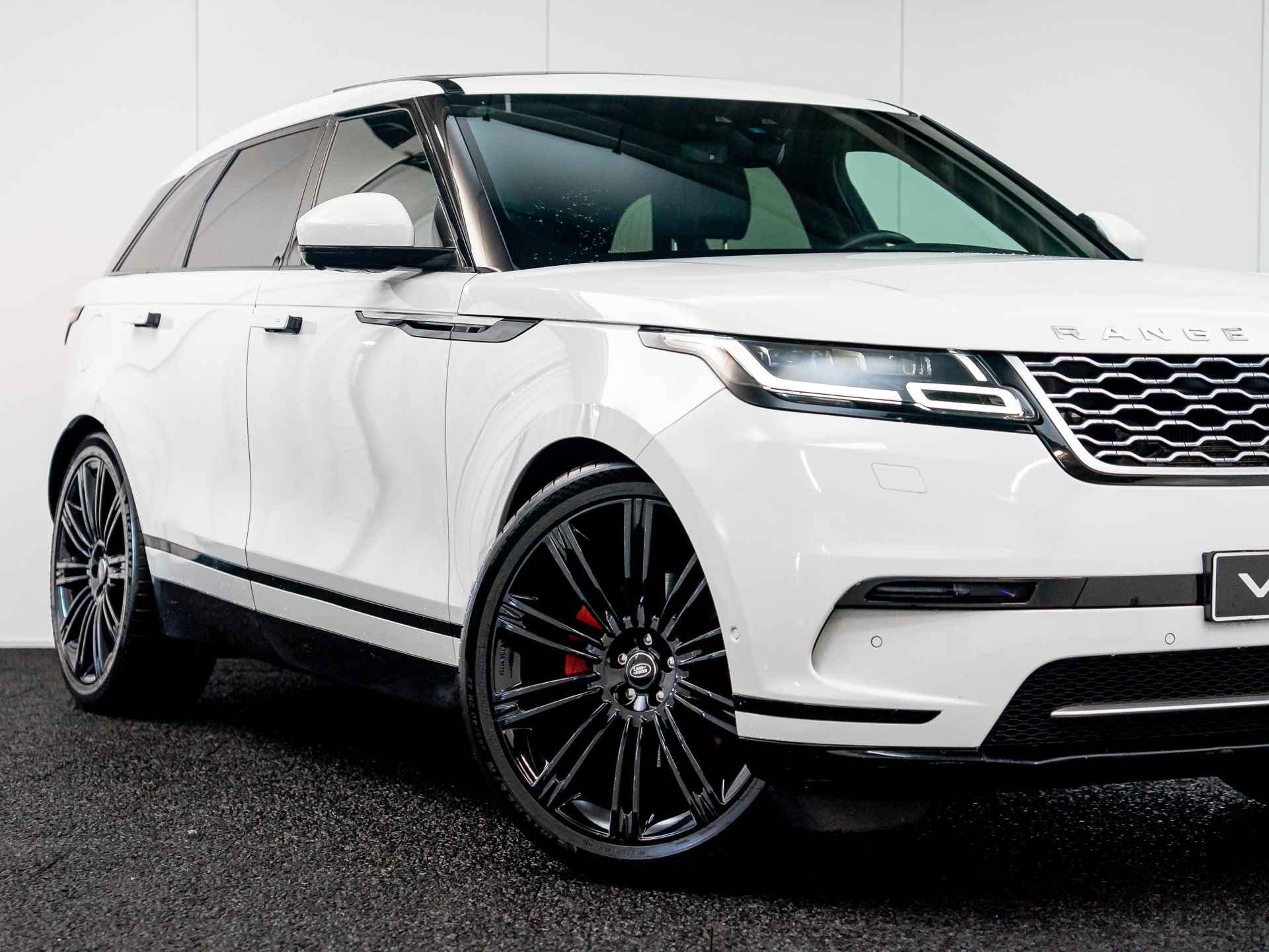 Land Rover Range Rover Velar SE 3.0 V6 AWD - 16/31